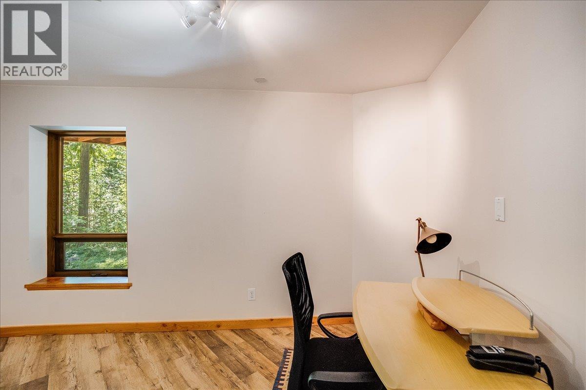 5631 Longbeach Road, Nelson, British Columbia  V1L 6N9 - Photo 60 - 10374255