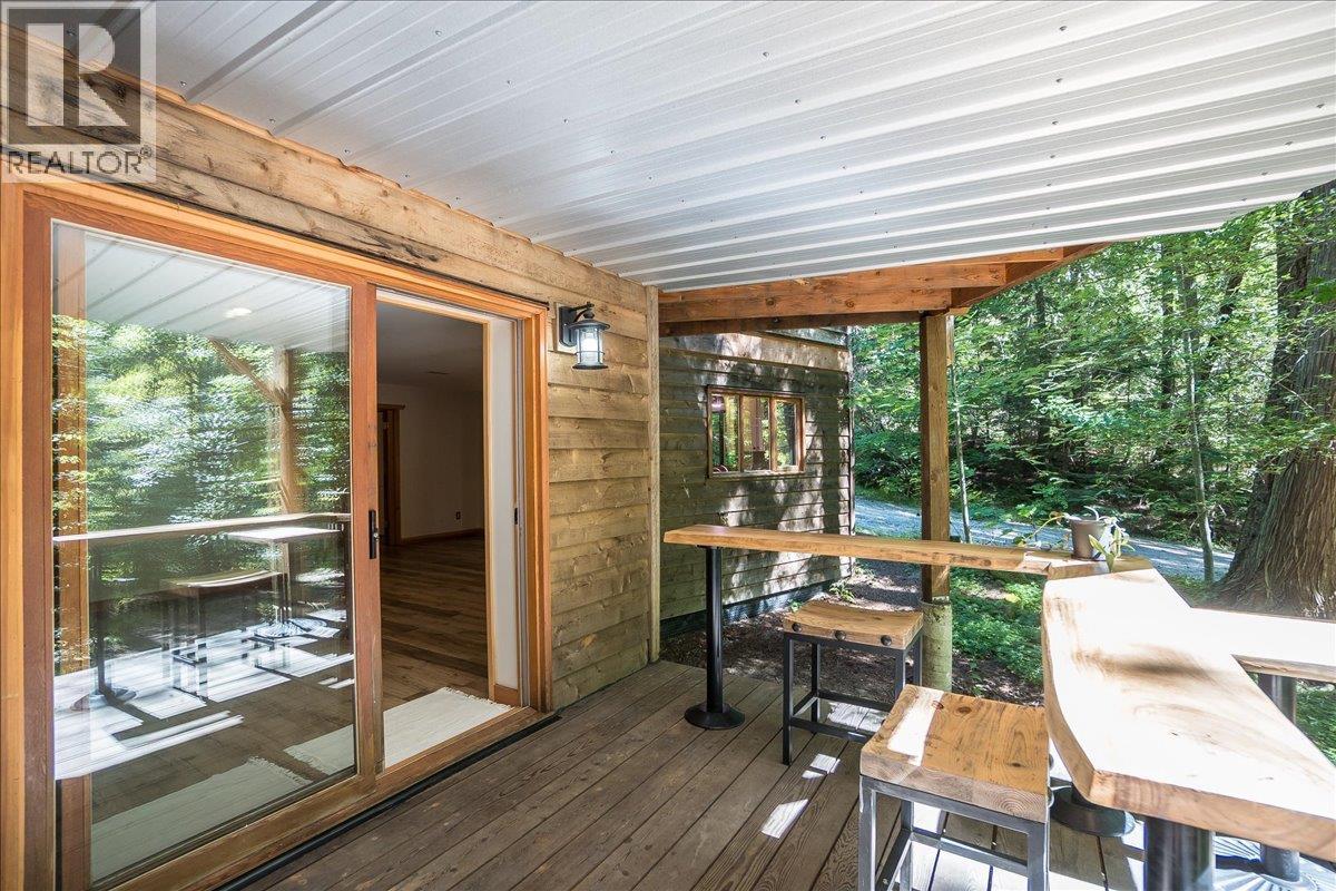 5631 Longbeach Road, Nelson, British Columbia  V1L 6N9 - Photo 63 - 10374255