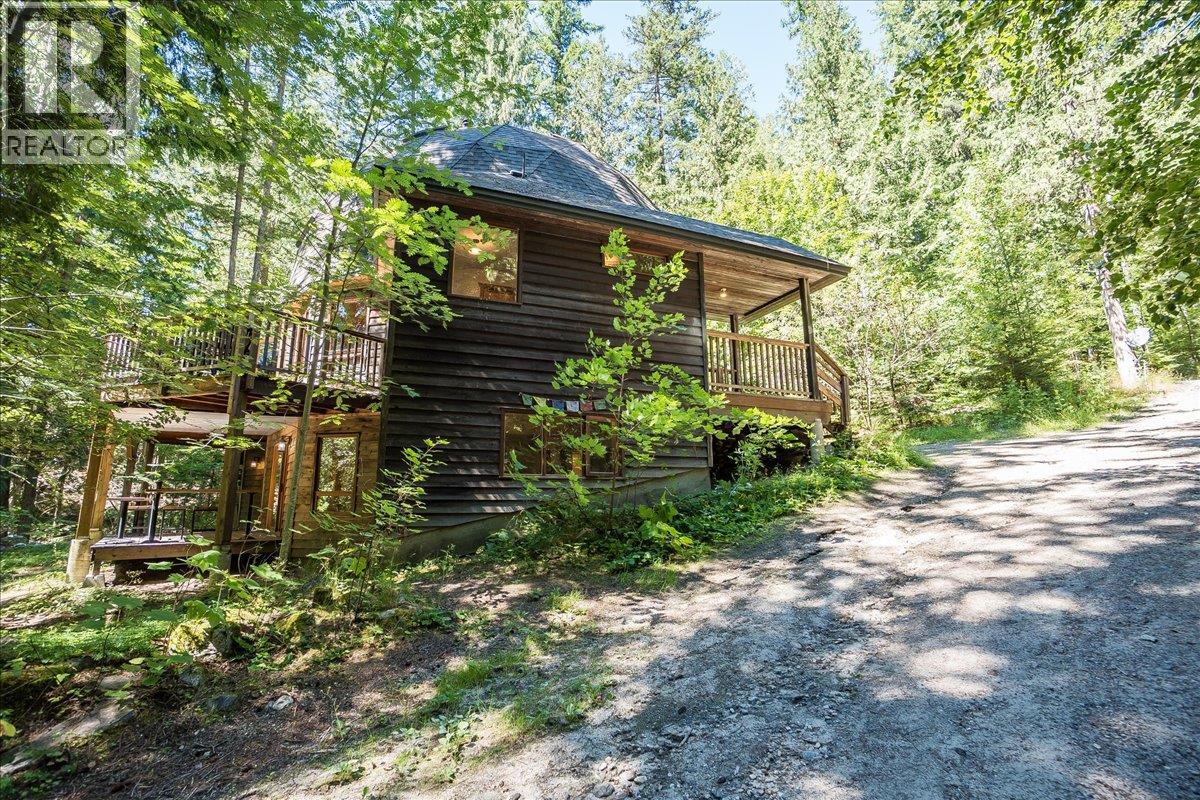 5631 Longbeach Road, Nelson, British Columbia  V1L 6N9 - Photo 74 - 10374255