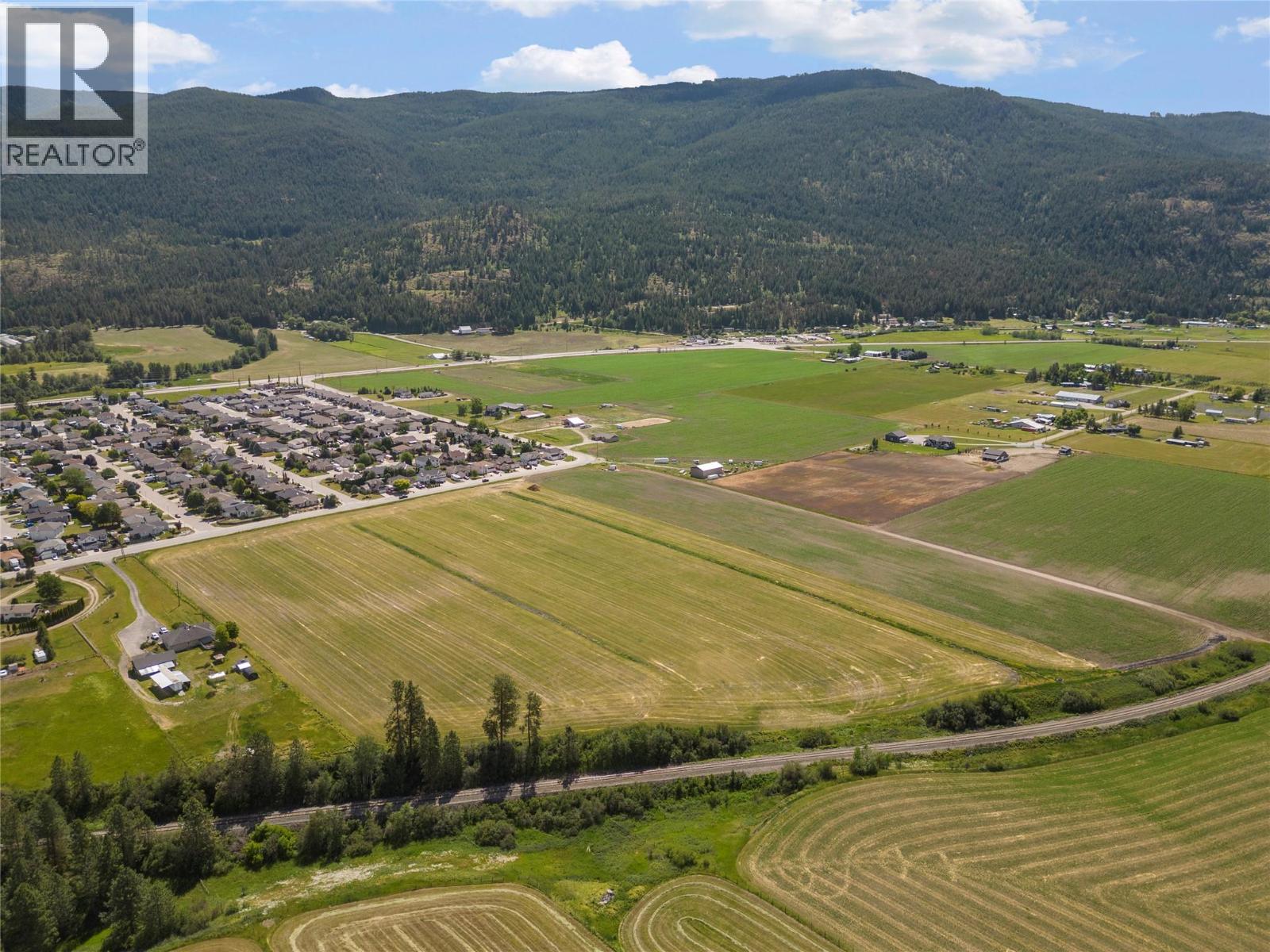 2049 Okanagan Street, Armstrong, British Columbia  V4V 0B7 - Photo 3 - 10374698
