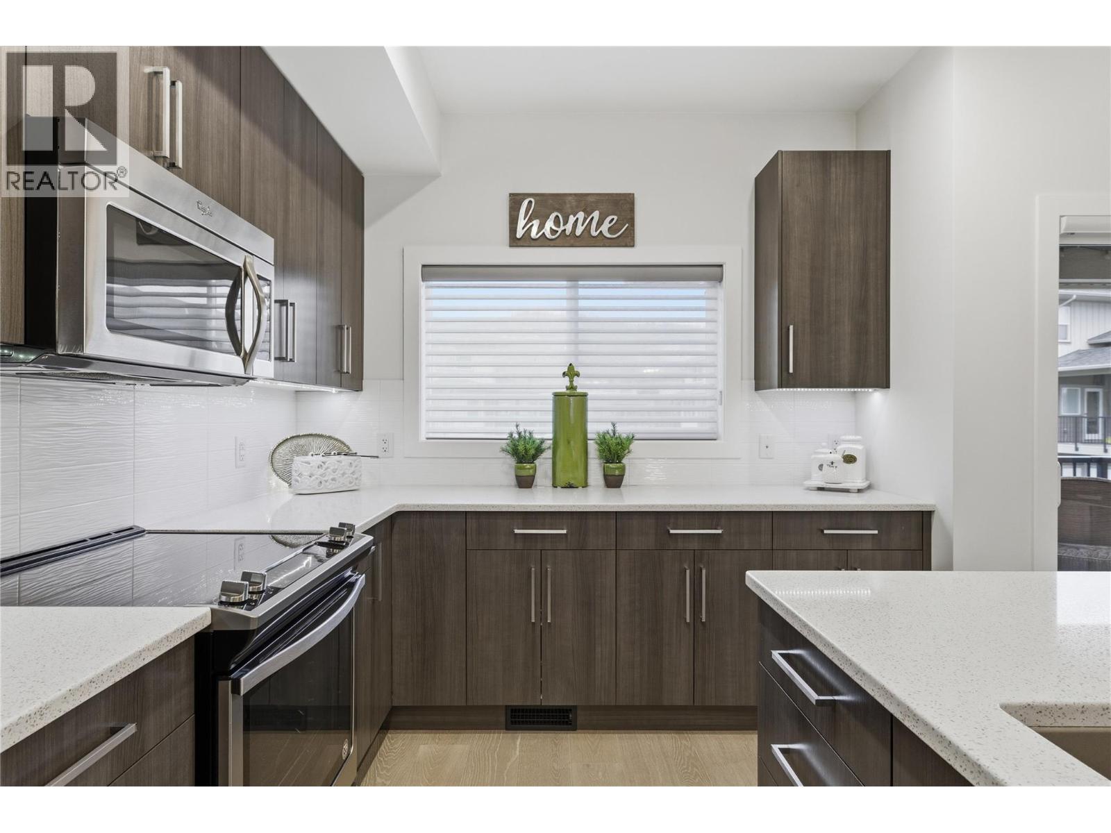 300 Drysdale Boulevard Unit# 10, Kelowna, British Columbia  V1V 3E6 - Photo 4 - 10374664