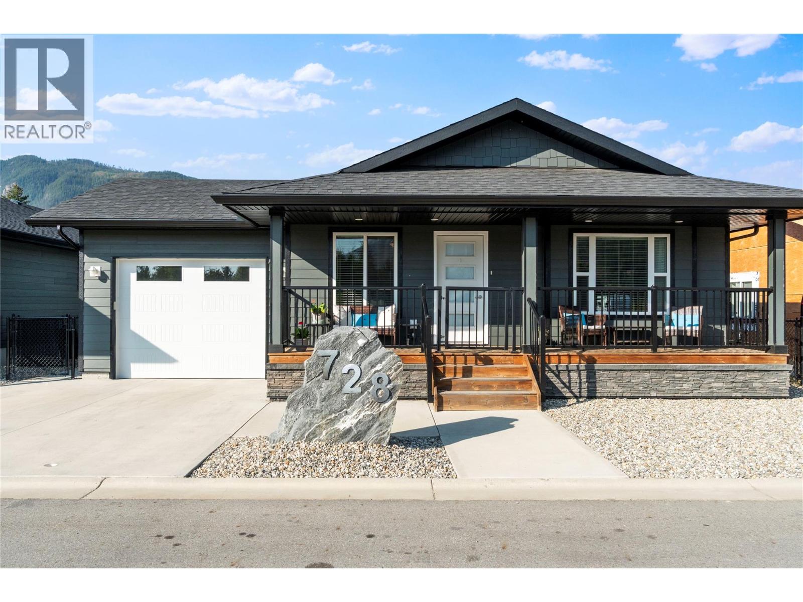 728 Elderberry Walk, sicamous, British Columbia
