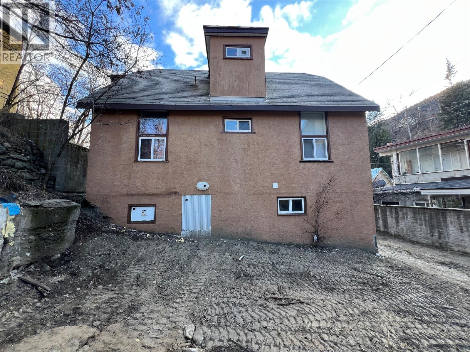 425, 415 Rossland Avenue, Trail, British Columbia  V1R 3N1 - Photo 8 - 10373818