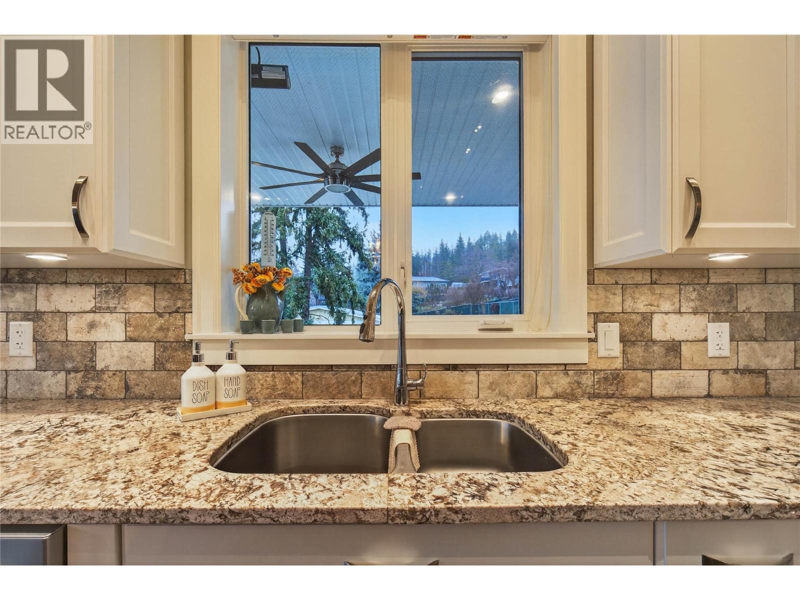 2281 24 Avenue Ne, Salmon Arm, British Columbia  V1E 3Y4 - Photo 49 - 10374607