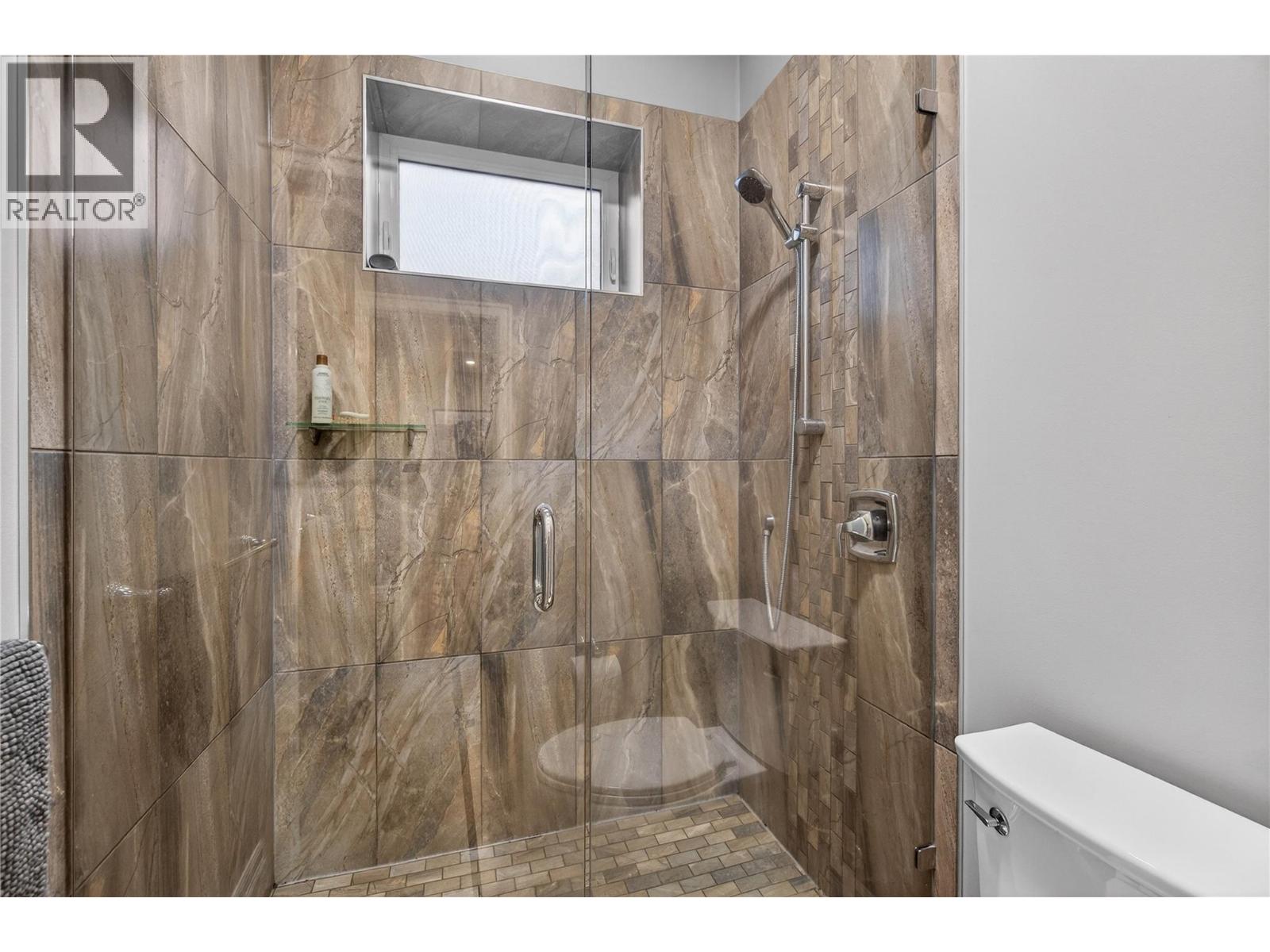 2281 24 Avenue Ne, Salmon Arm, British Columbia  V1E 3Y4 - Photo 6 - 10374607