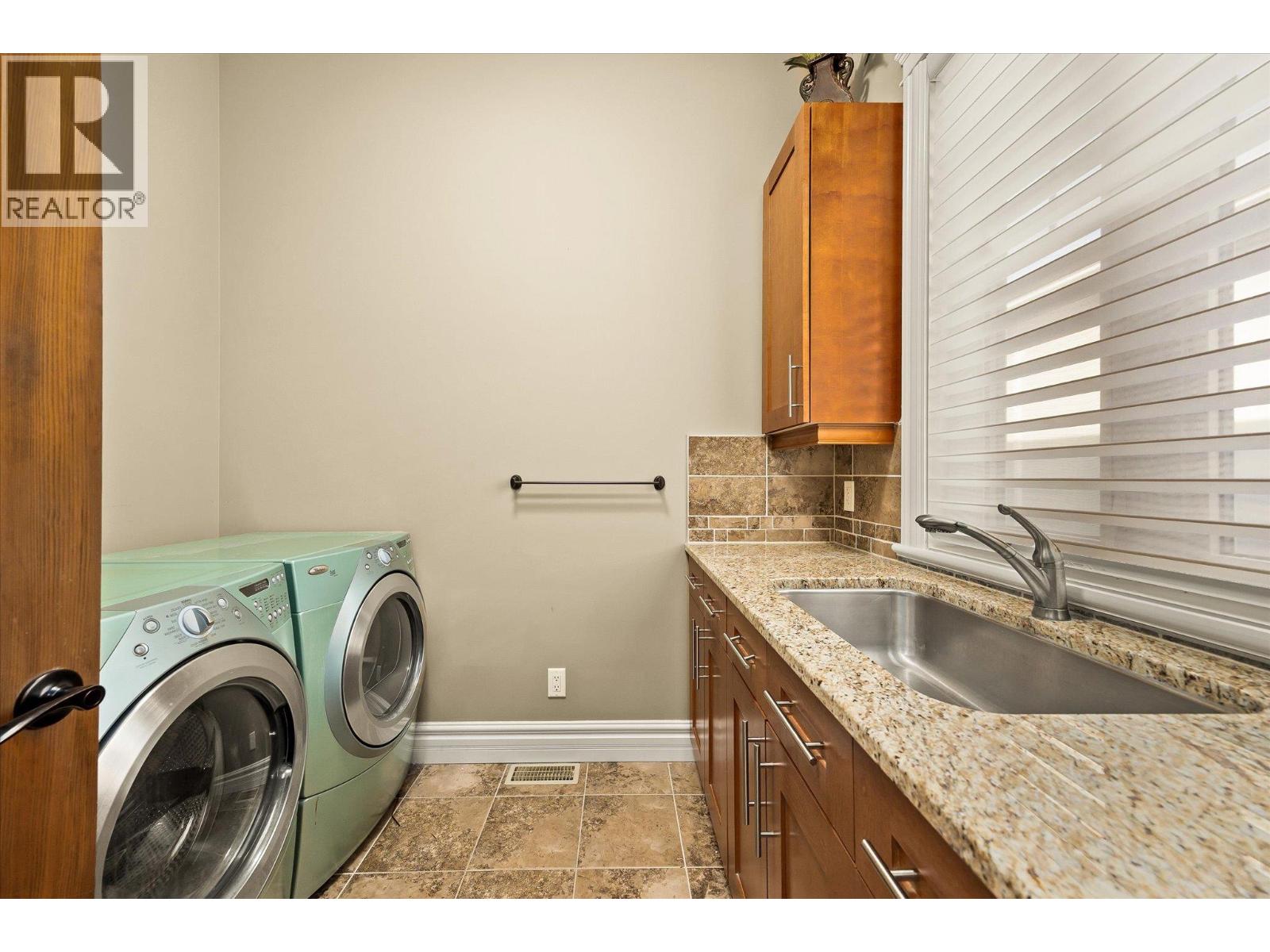 603 Arbor View Drive, Kelowna, British Columbia  V1W 4Z7 - Photo 29 - 10373064