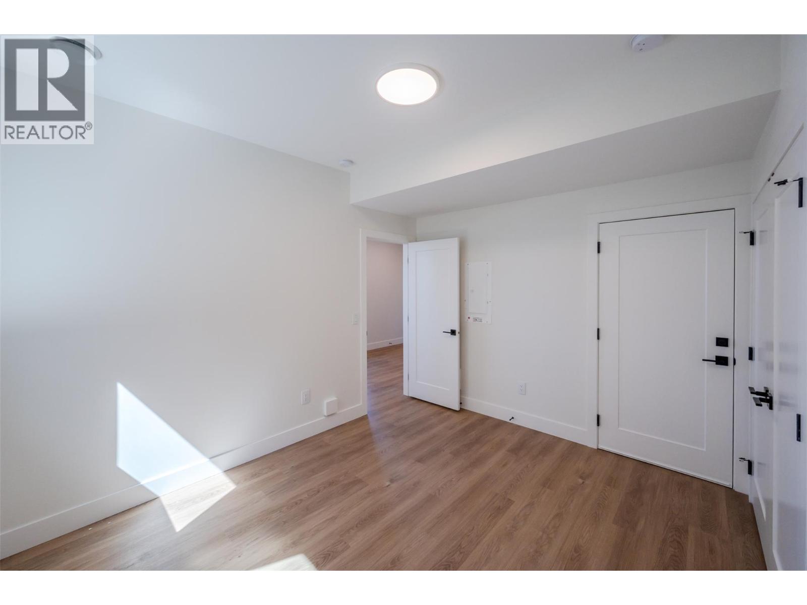 1075 Elk Street, Penticton, British Columbia  V2A 0C9 - Photo 37 - 10374778