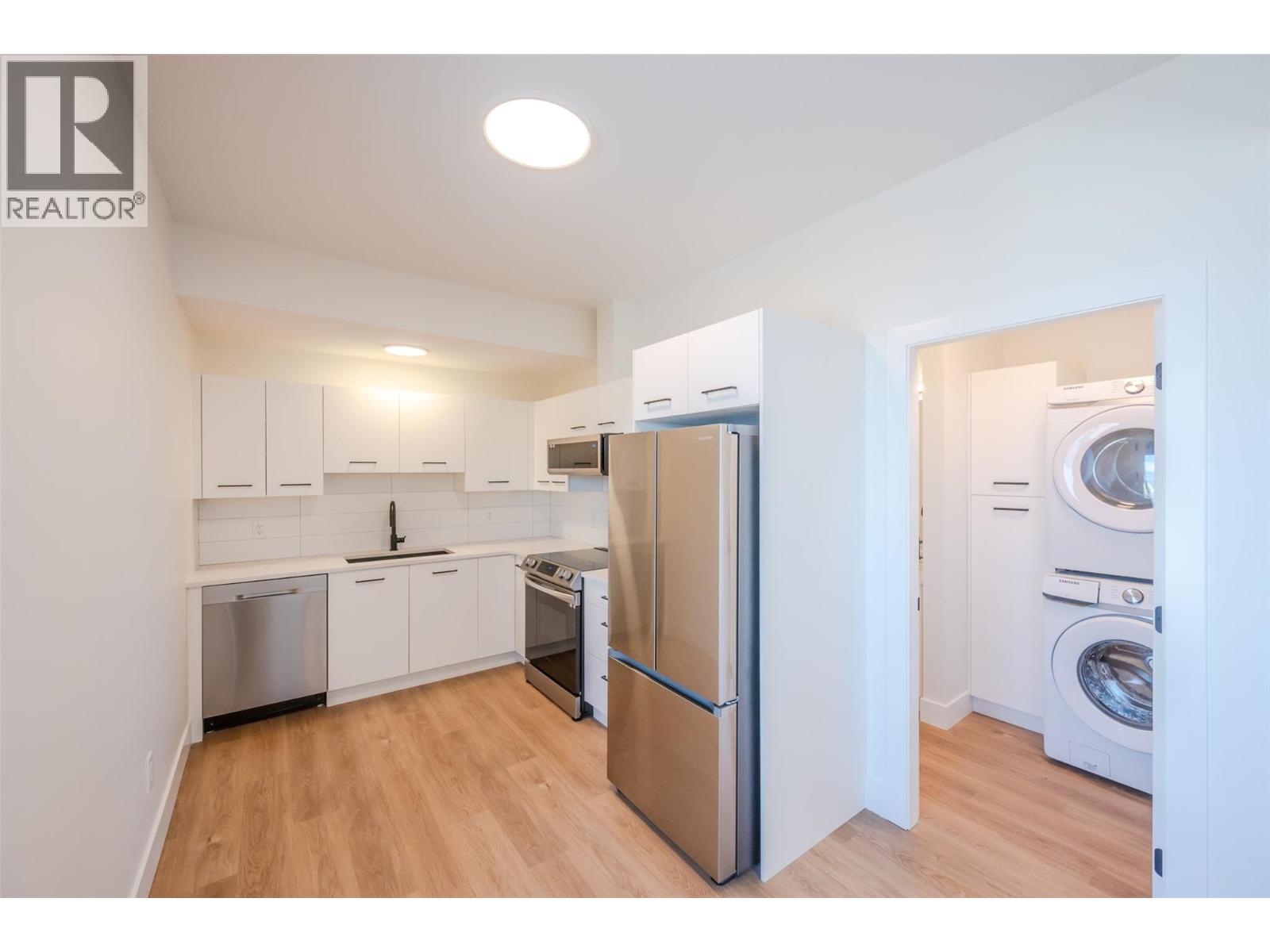 1075 Elk Street, Penticton, British Columbia  V2A 0C9 - Photo 9 - 10374778