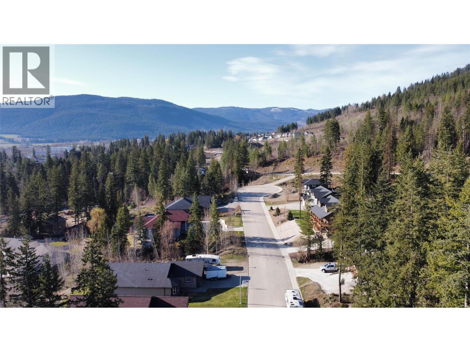 2541 Cedar Ridge Court, Lumby, British Columbia  V0E 2G0 - Photo 4 - 10374503