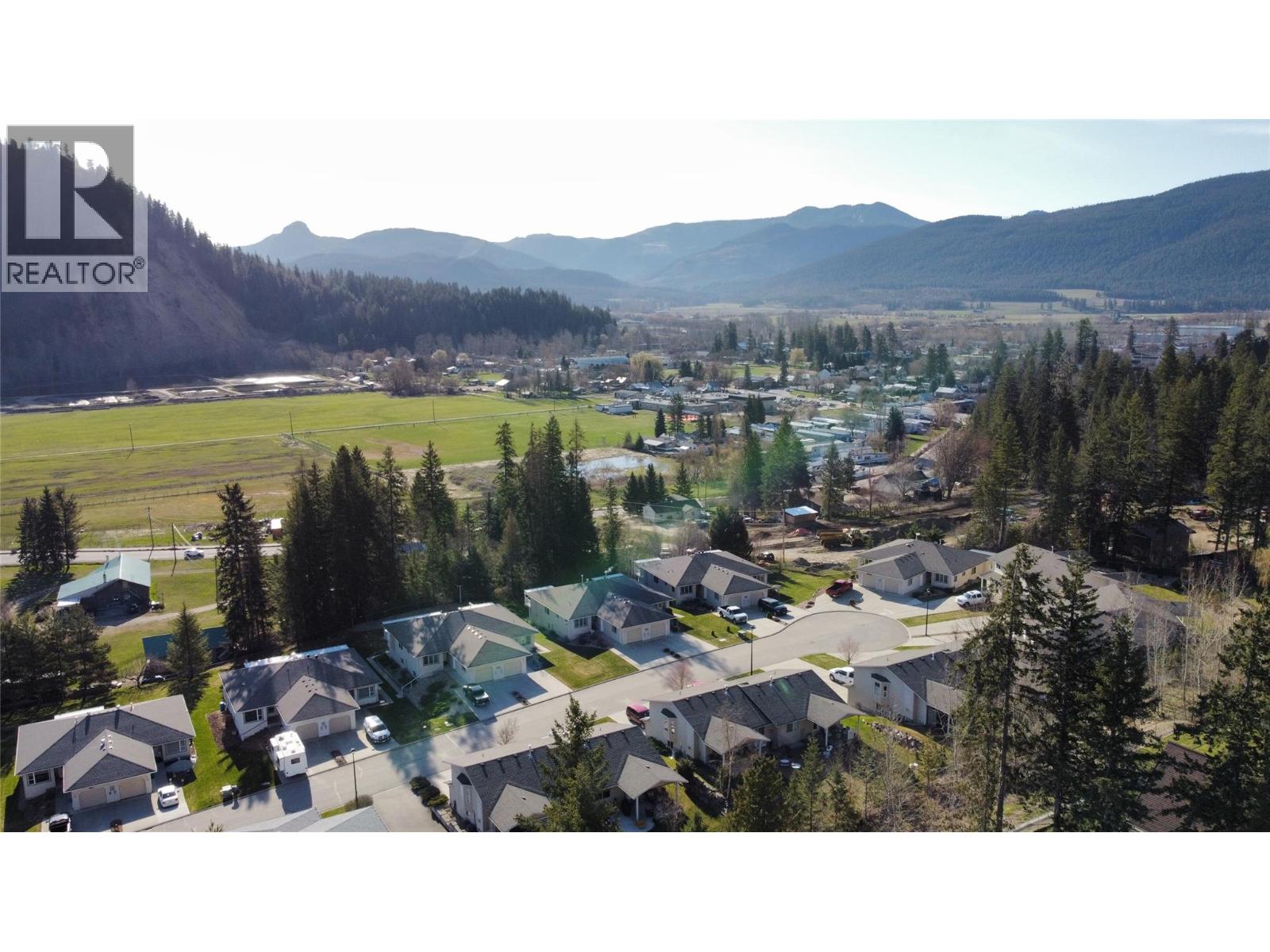 2541 Cedar Ridge Court, Lumby, British Columbia  V0E 2G0 - Photo 5 - 10374503