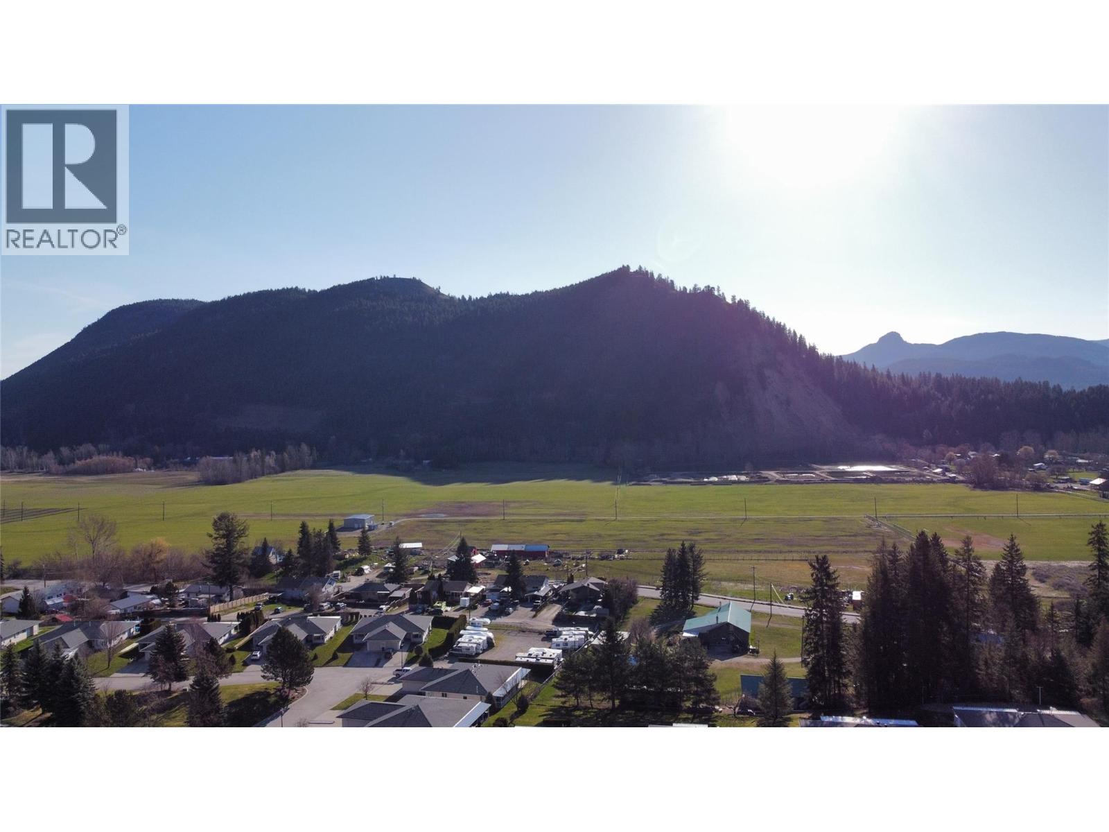 2541 Cedar Ridge Court, Lumby, British Columbia  V0E 2G0 - Photo 6 - 10374503