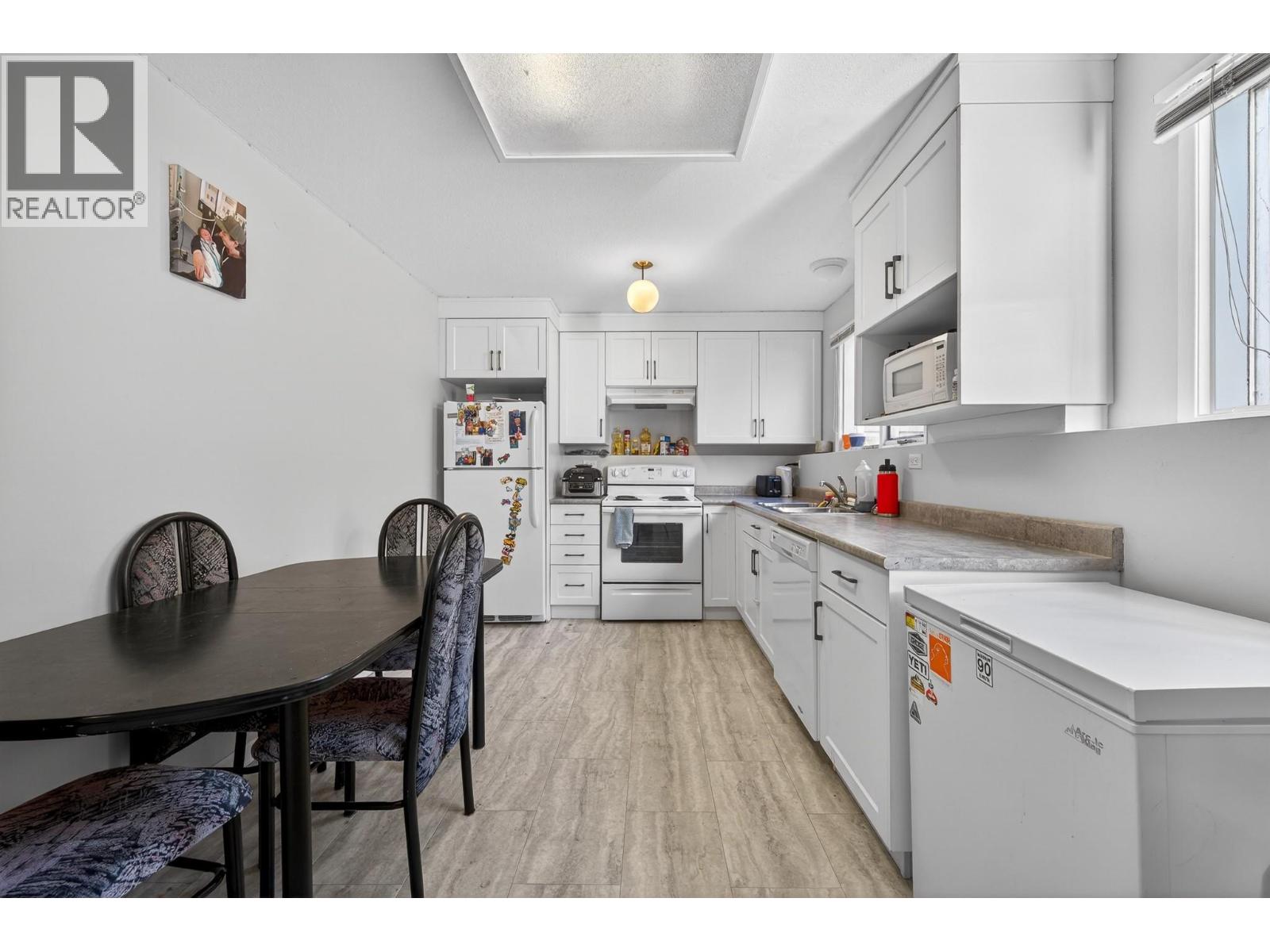2070/2072 Westsyde Road, Kamloops, British Columbia  V2B 7C2 - Photo 18 - 10374789