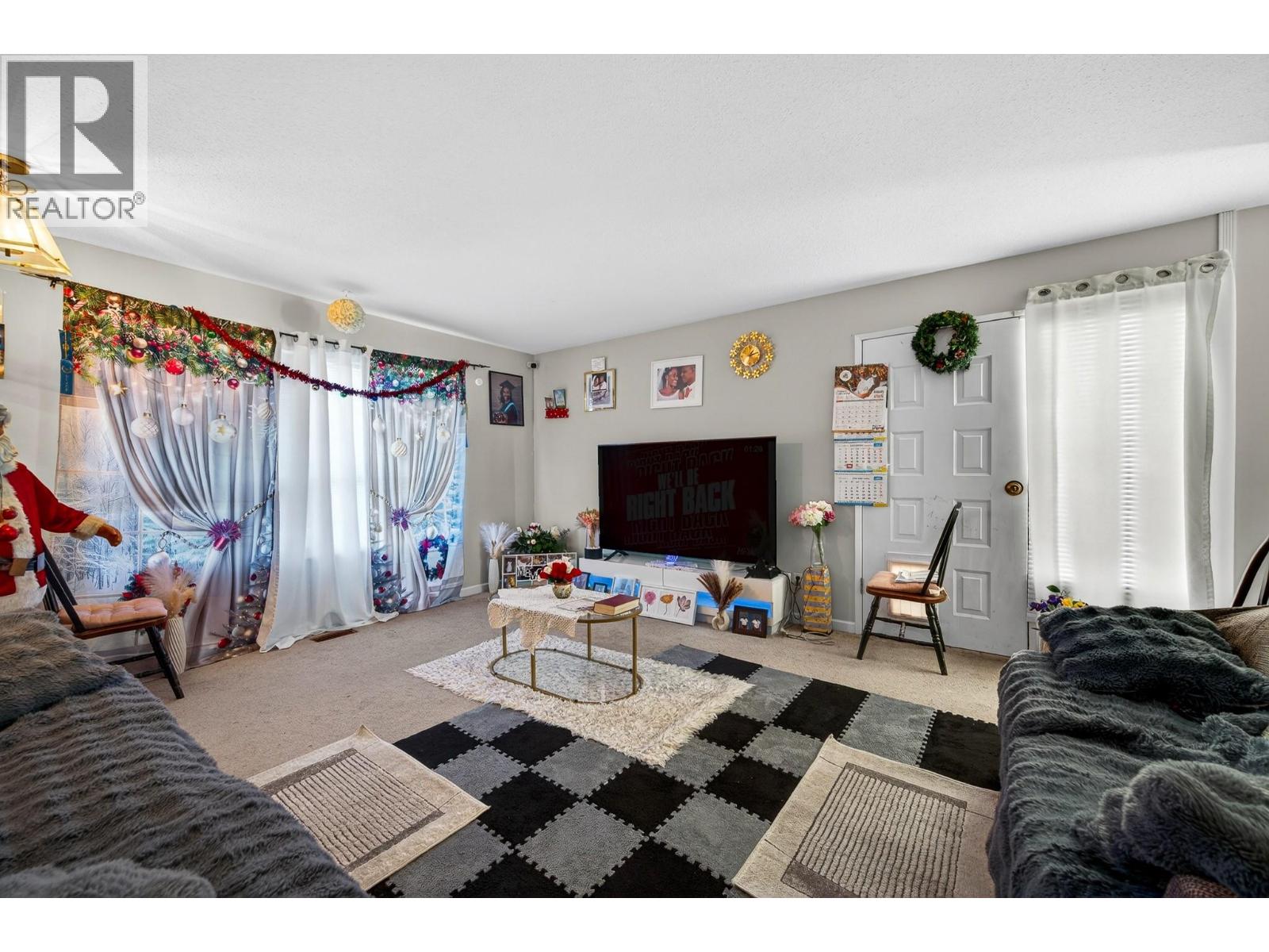 2070/2072 Westsyde Road, Kamloops, British Columbia  V2B 7C2 - Photo 2 - 10374789