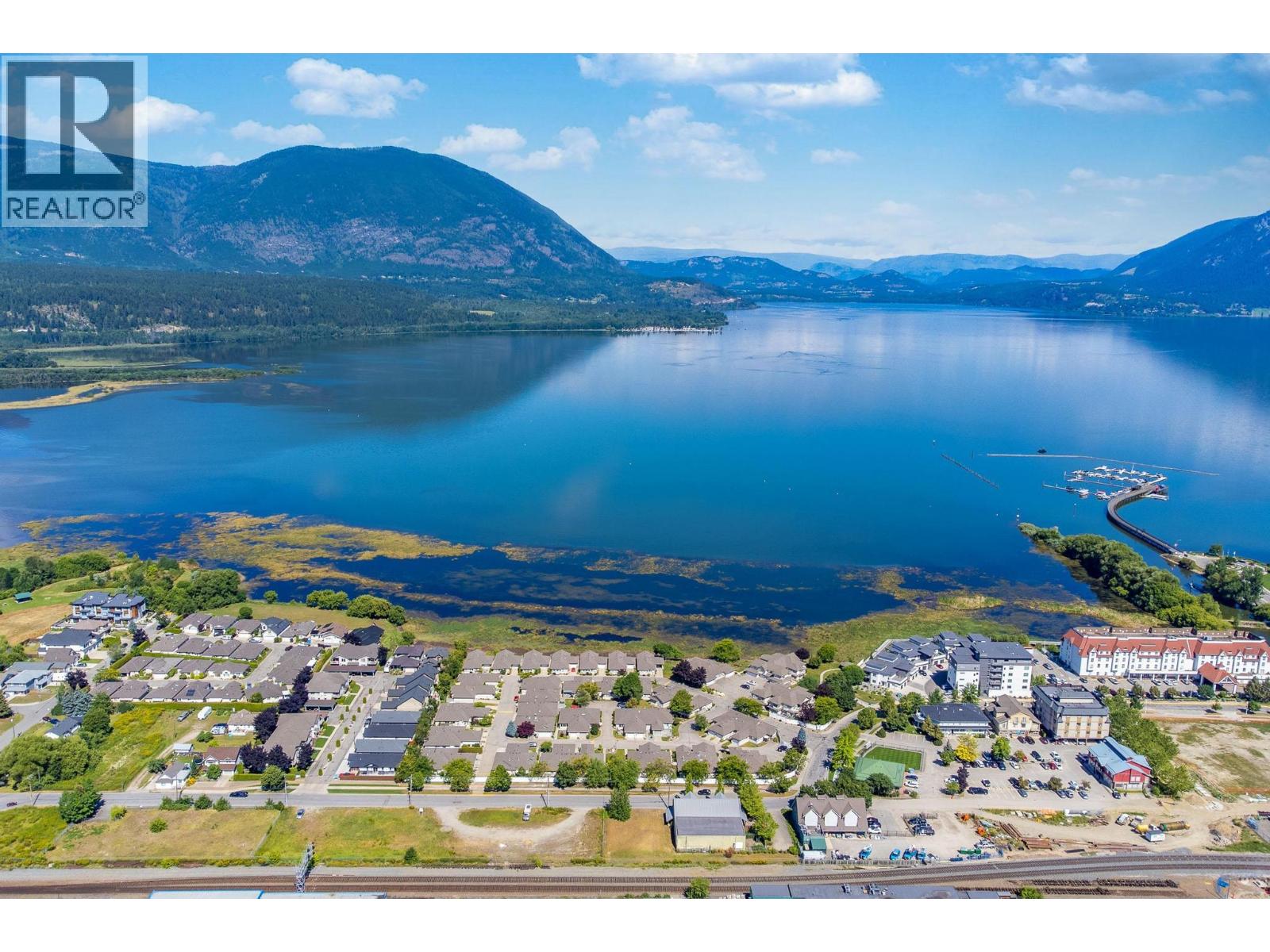 111 Harbourfront Drive Nw Unit# 2, Salmon Arm, British Columbia  V1E 1A3 - Photo 5 - 10374426