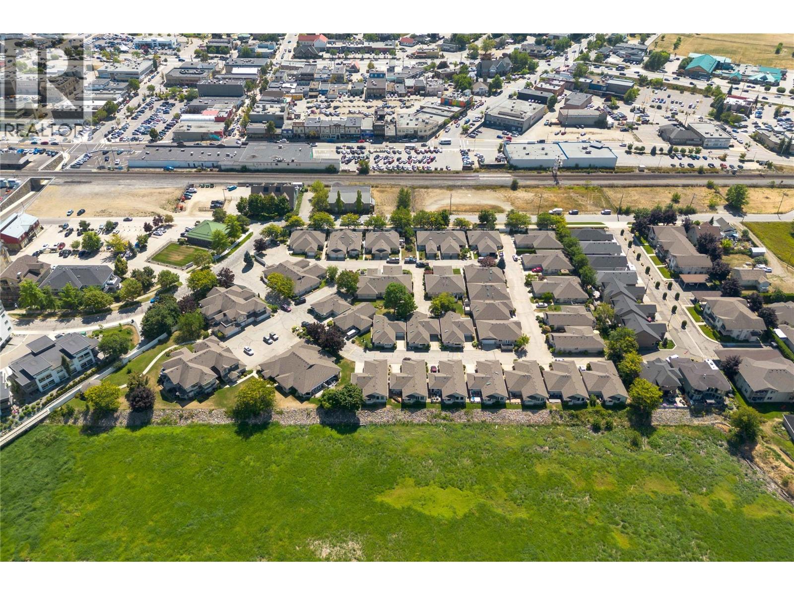 111 Harbourfront Drive Nw Unit# 2, Salmon Arm, British Columbia  V1E 1A3 - Photo 6 - 10374426