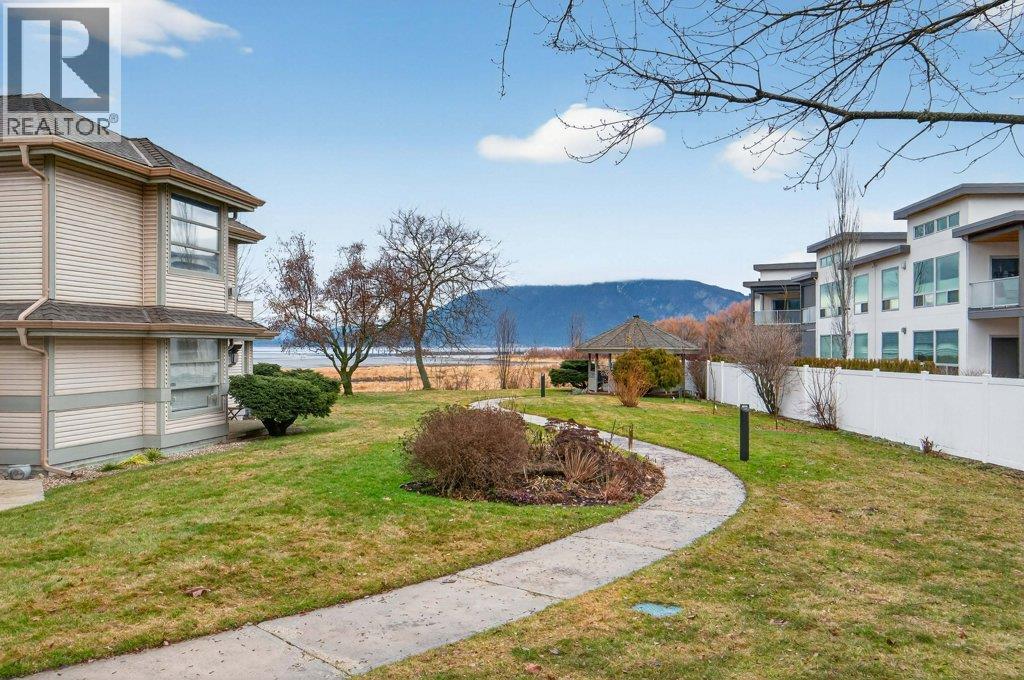 111 Harbourfront Drive Nw Unit# 2, Salmon Arm, British Columbia  V1E 1A3 - Photo 66 - 10374426