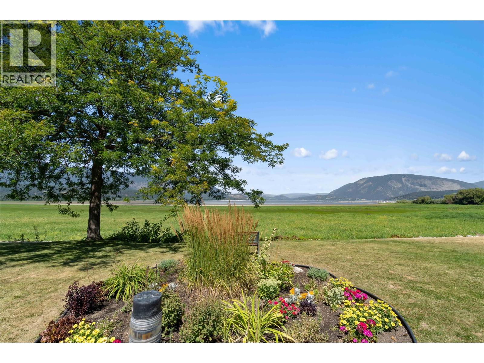 111 Harbourfront Drive Nw Unit# 2, Salmon Arm, British Columbia  V1E 1A3 - Photo 74 - 10374426