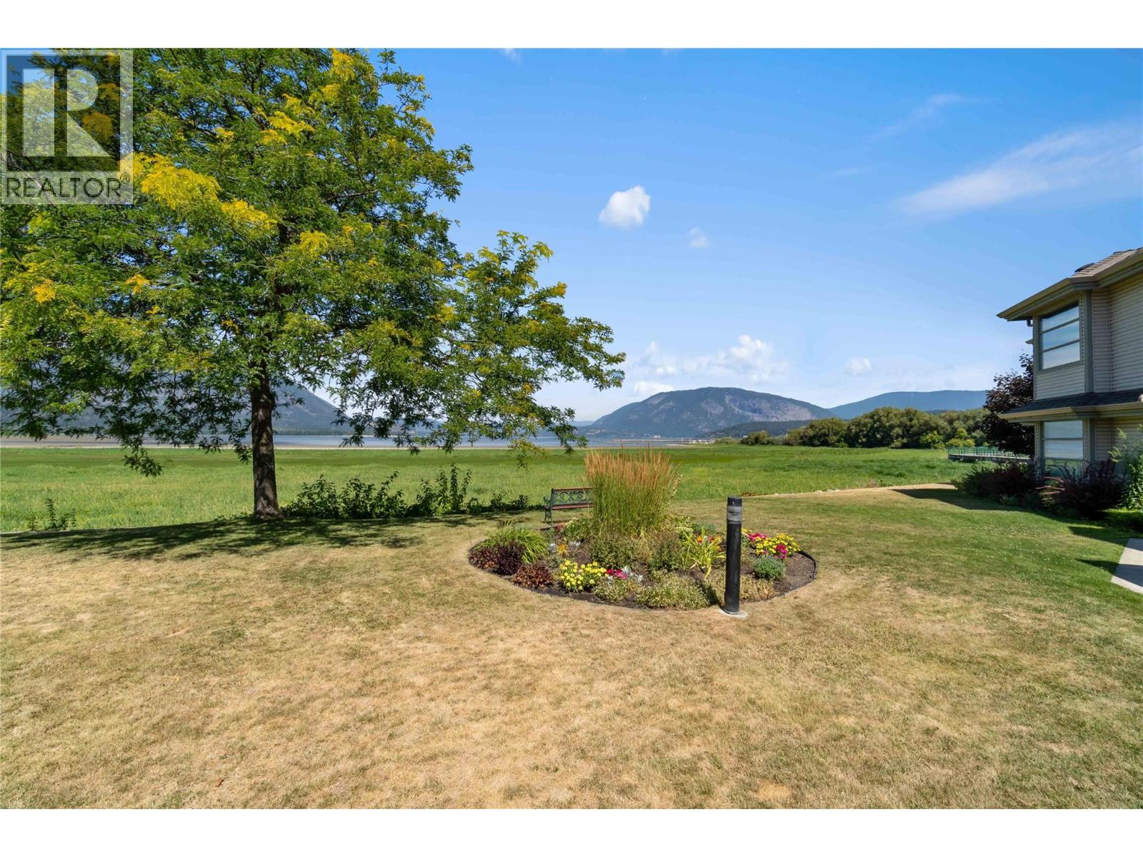 111 Harbourfront Drive Nw Unit# 2, Salmon Arm, British Columbia  V1E 1A3 - Photo 77 - 10374426