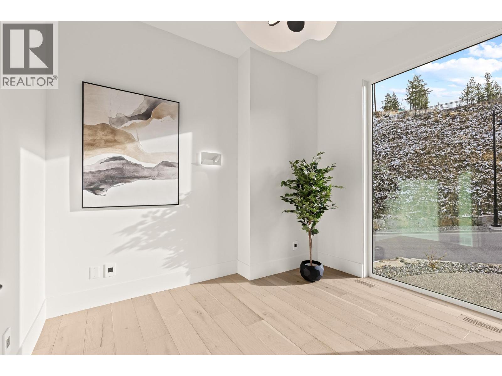 5584 Upper Mission Court, Kelowna, British Columbia  V1W 0C5 - Photo 12 - 10374818