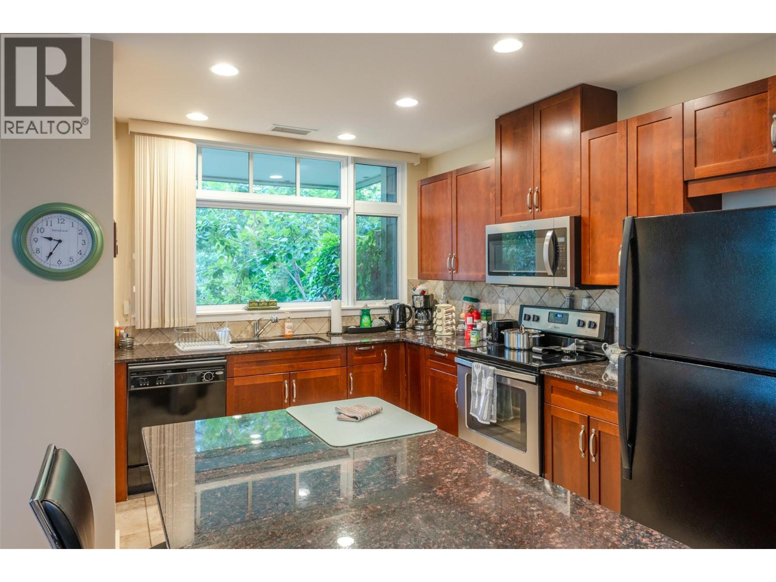 3301 Skaha Lake Road Unit# 102, Penticton, British Columbia  V2A 6G6 - Photo 12 - 10374856