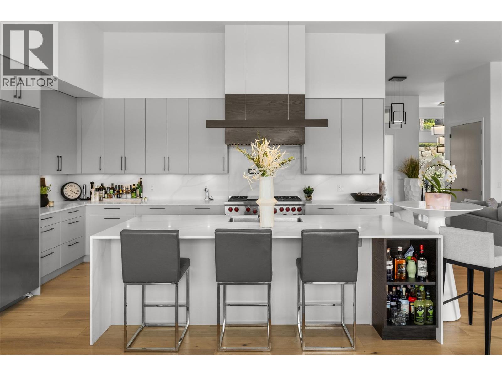 392 Stellar Drive, Kelowna, British Columbia  V1W 4K4 - Photo 16 - 10374808