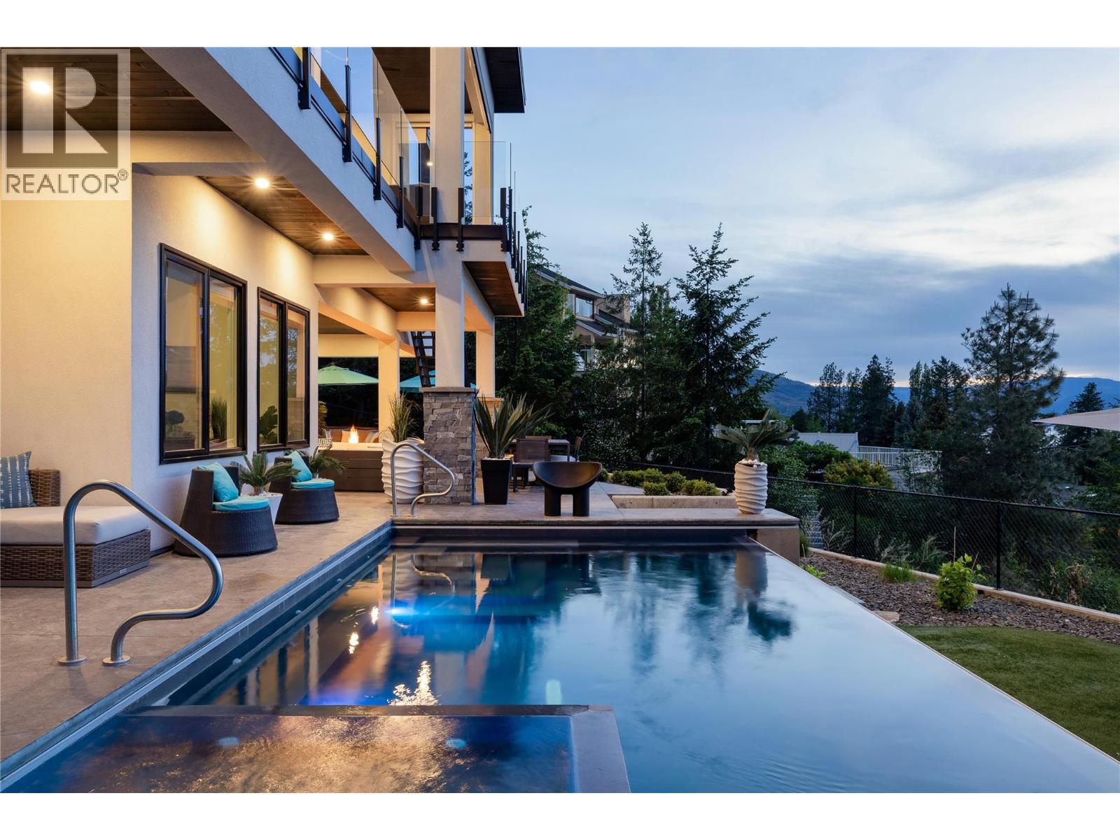 392 Stellar Drive, Kelowna, British Columbia  V1W 4K4 - Photo 3 - 10374808