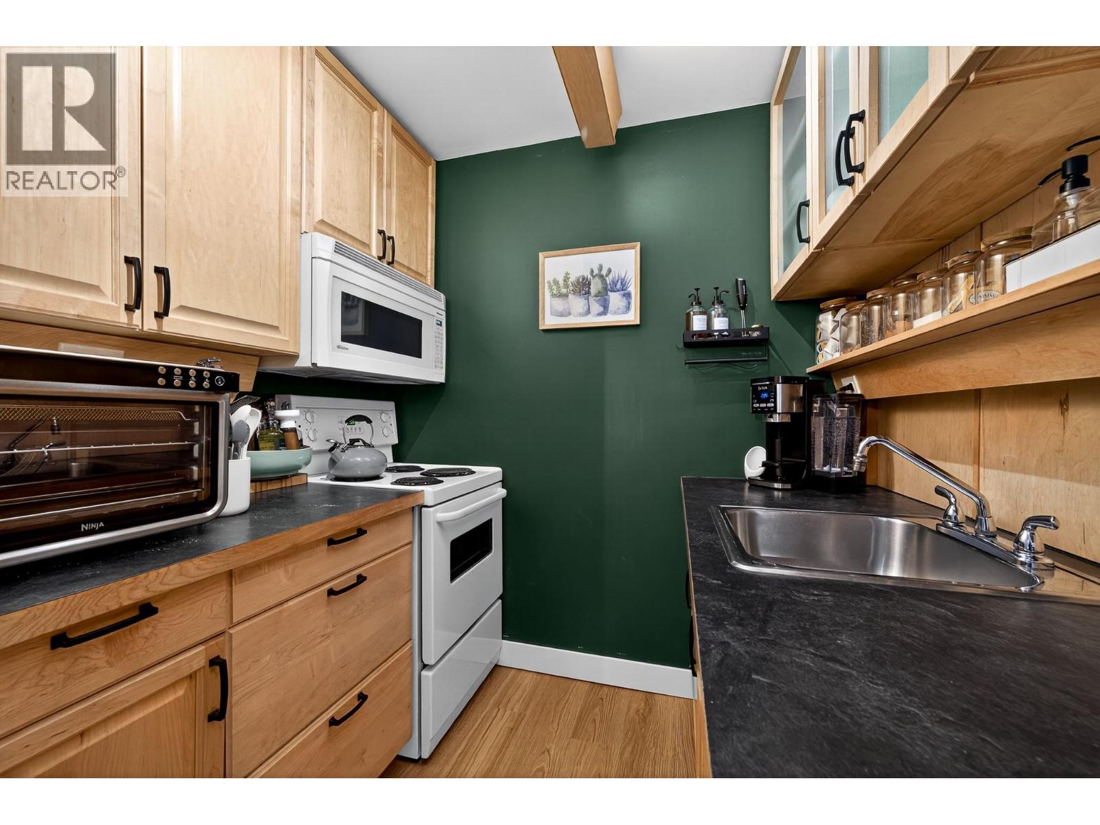 870 Mcqueen Drive Unit# 114, Kamloops, British Columbia  V2B 7X9 - Photo 4 - 10374801