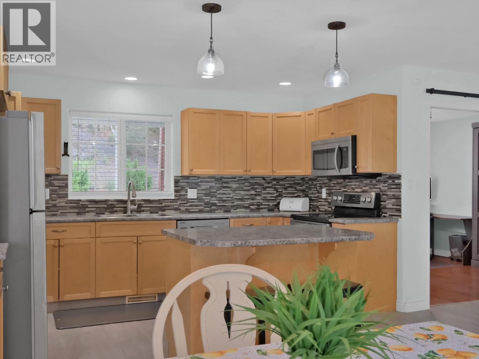 7200 Victoria Road S, Summerland, British Columbia  V0H 1Z2 - Photo 4 - 10374701