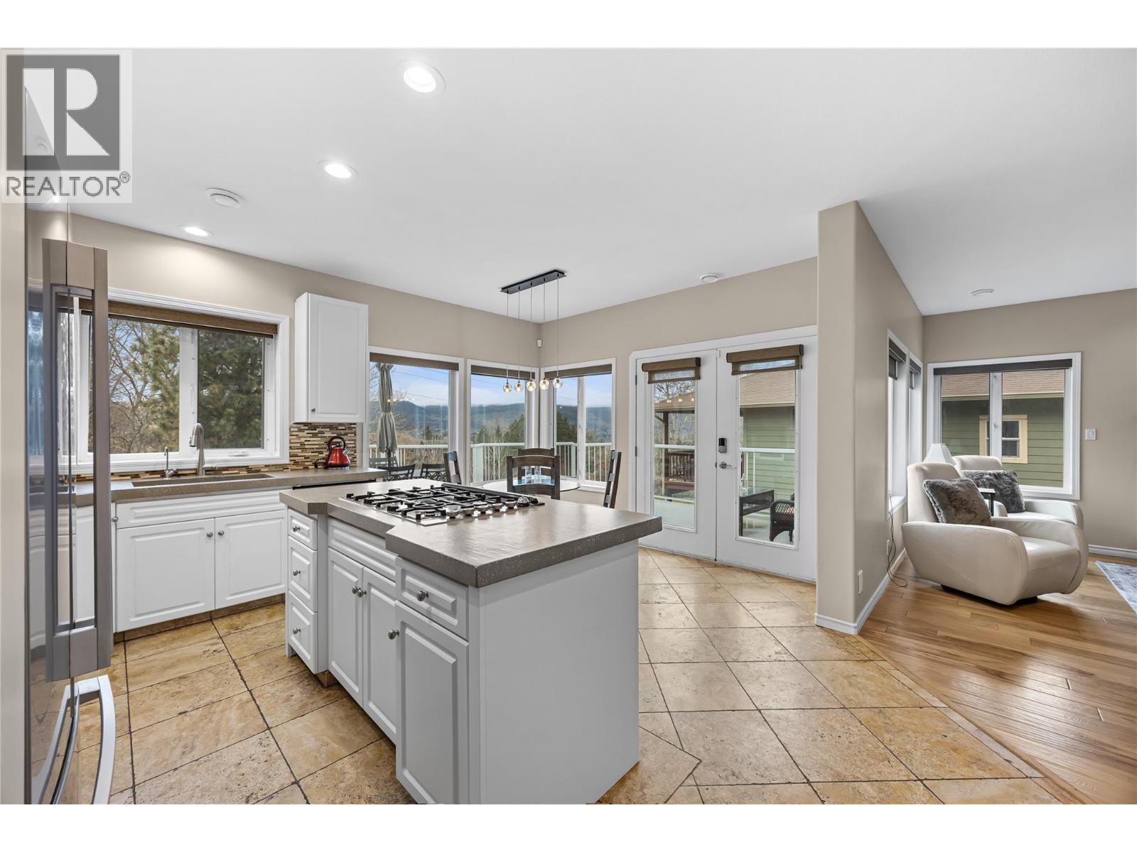 240 Heritage Boulevard, Okanagan Falls, British Columbia  V0H 1R3 - Photo 6 - 10374869