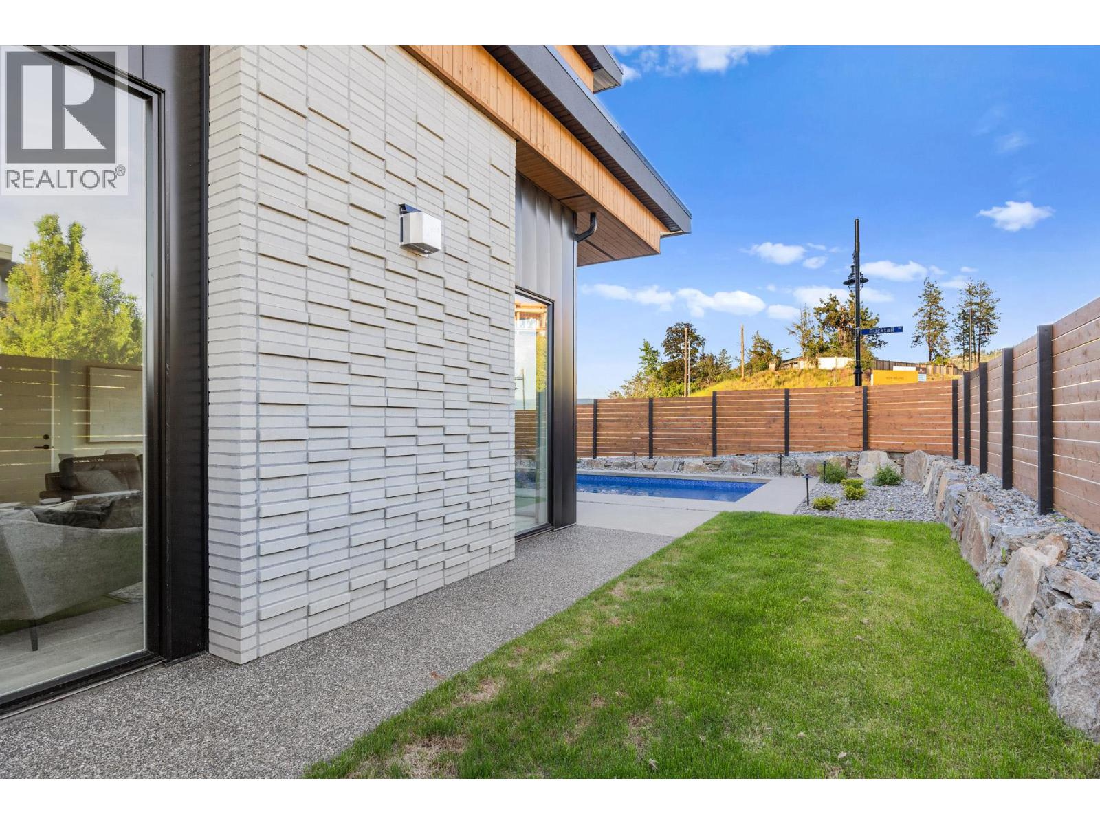 4983 Bucktail Lane, Kelowna, British Columbia  V1W 5L3 - Photo 8 - 10374825