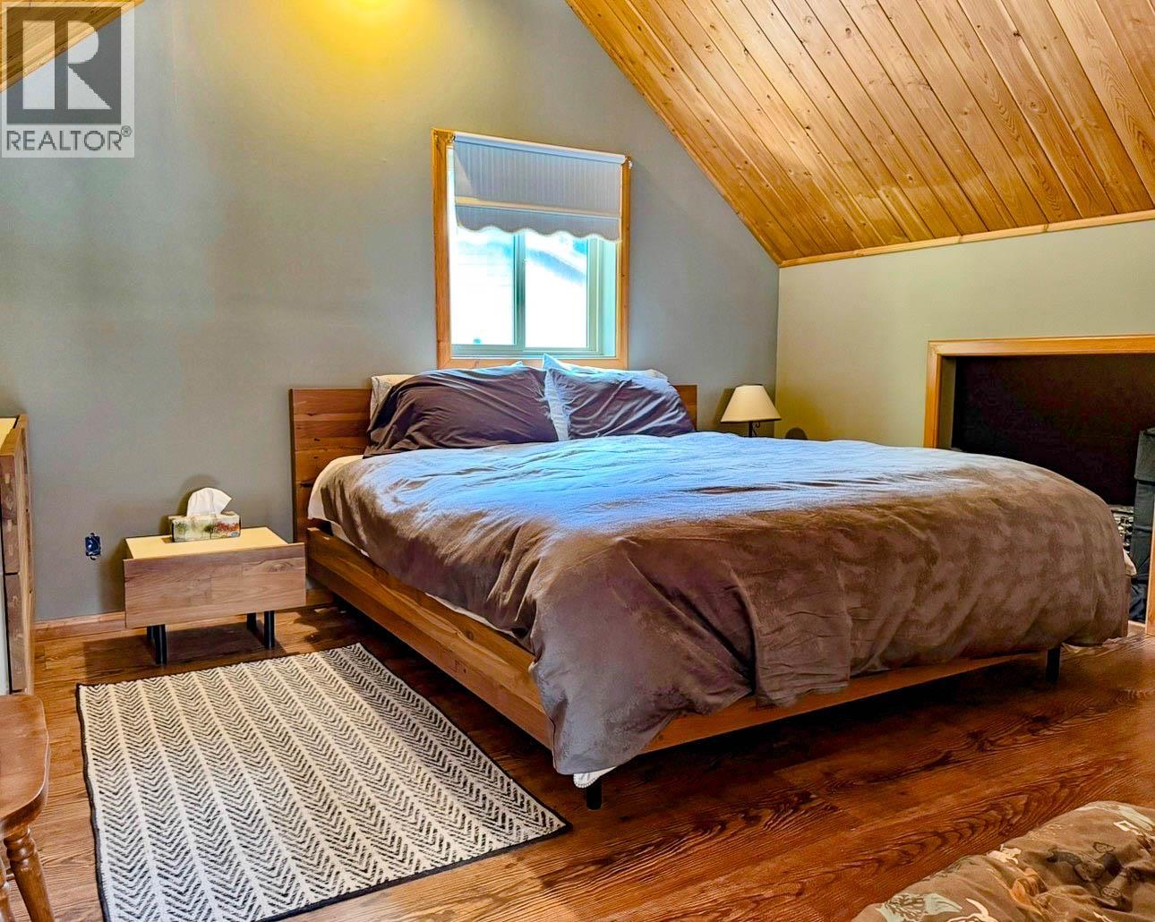 7068 Gun Lake West Road, Gold Bridge, British Columbia  V0K 1P0 - Photo 12 - 10374760