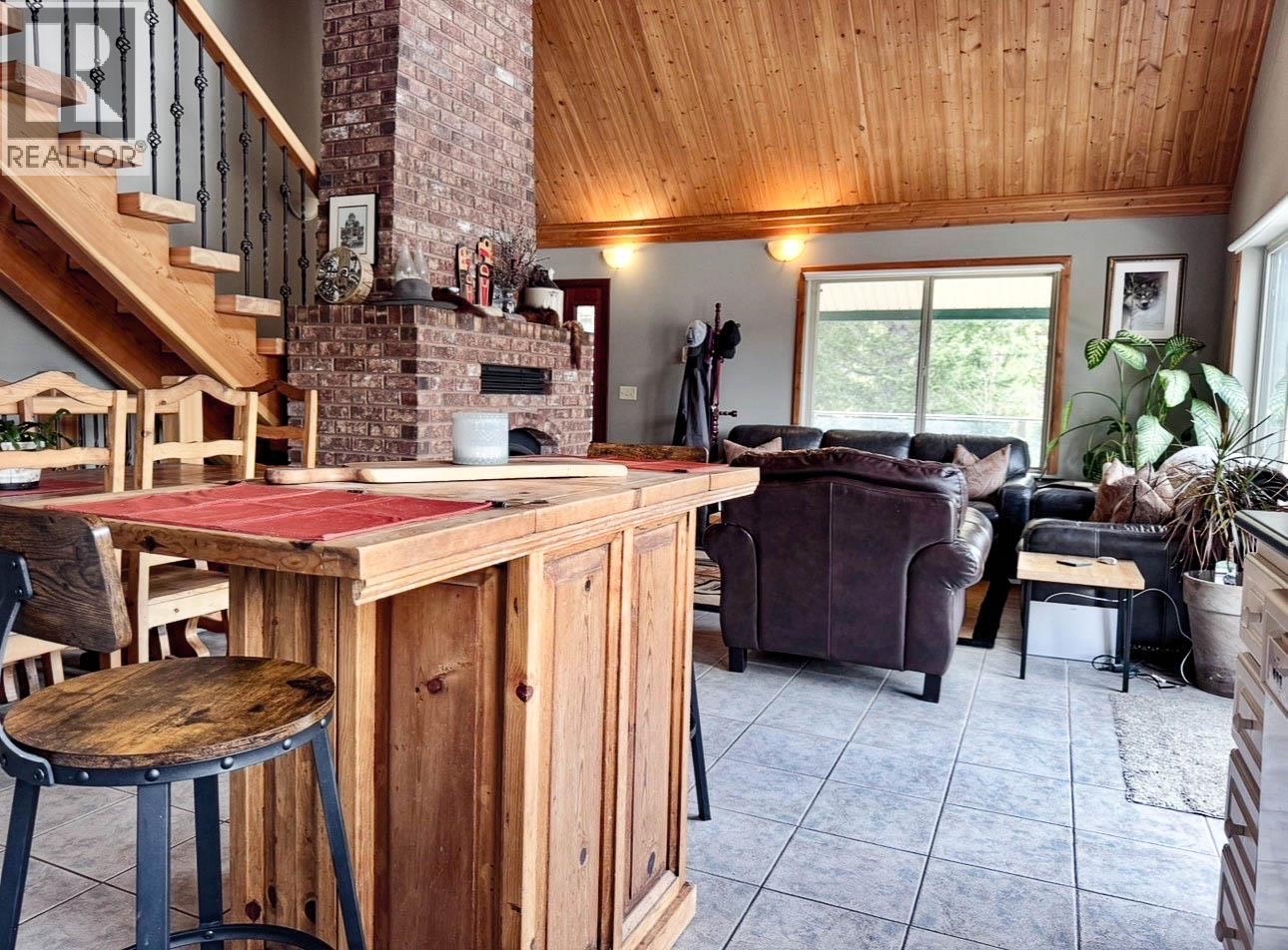 7068 Gun Lake West Road, Gold Bridge, British Columbia  V0K 1P0 - Photo 8 - 10374760