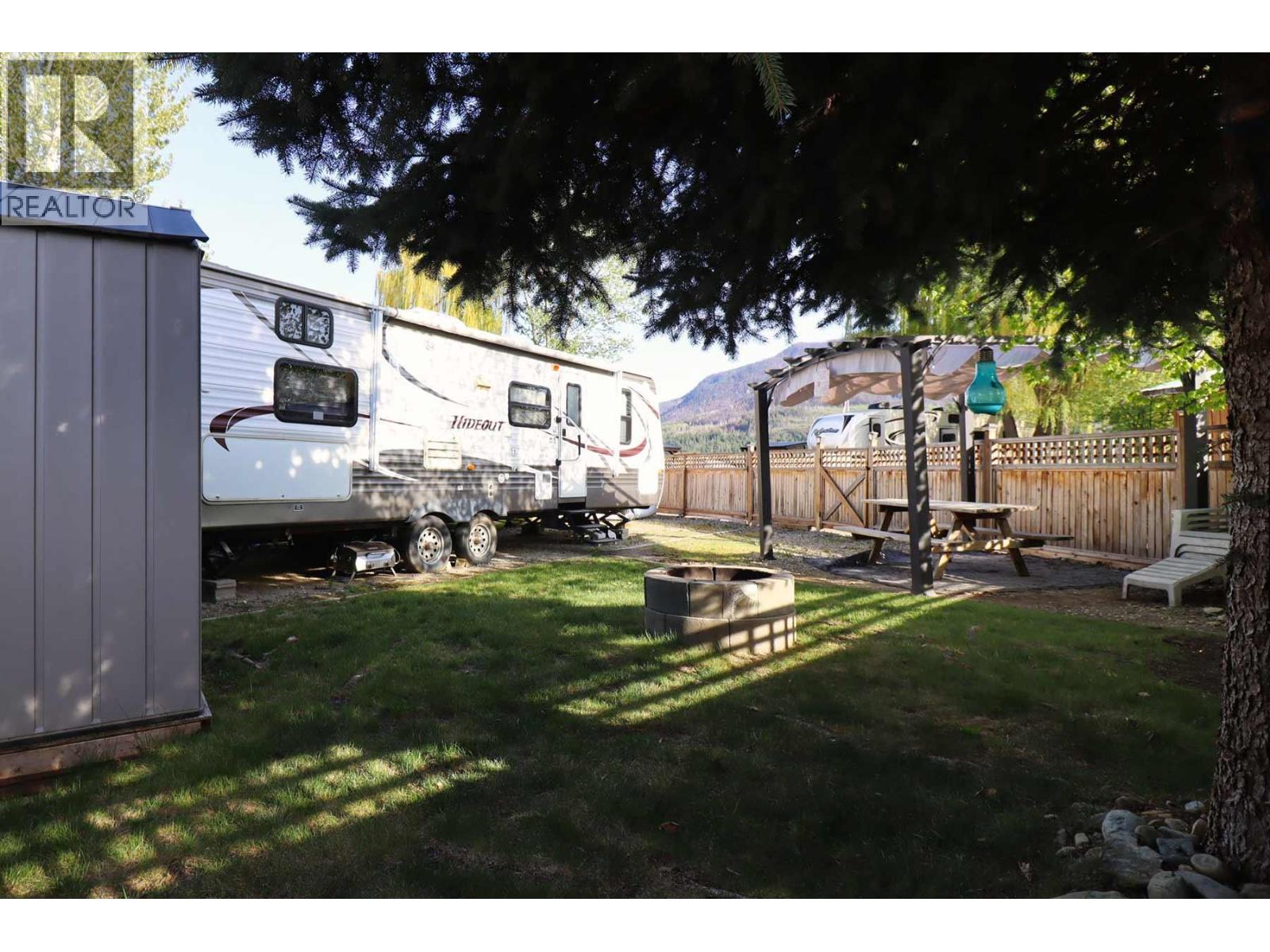 69 Cottonwood Drive, lee creek, British Columbia