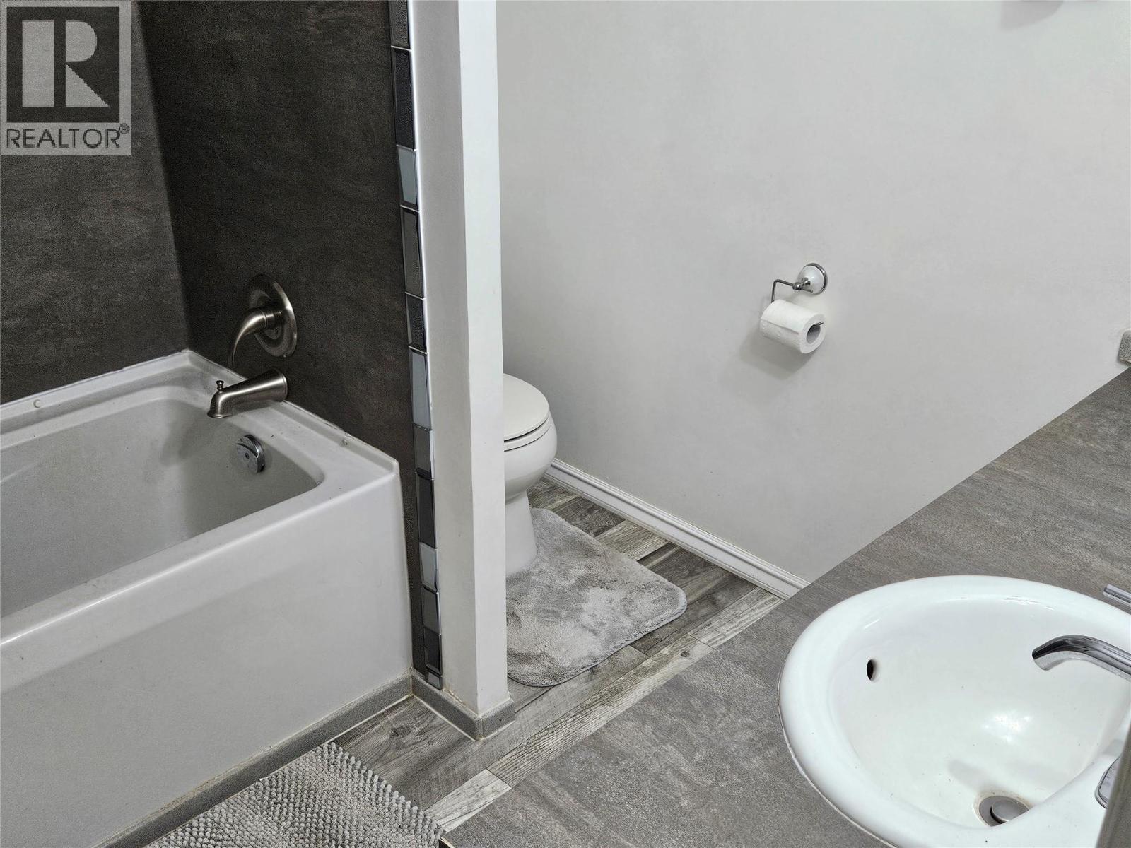 3999 Skaha Lake Road Unit# 27, Penticton, British Columbia  V2A 6J7 - Photo 7 - 10374888