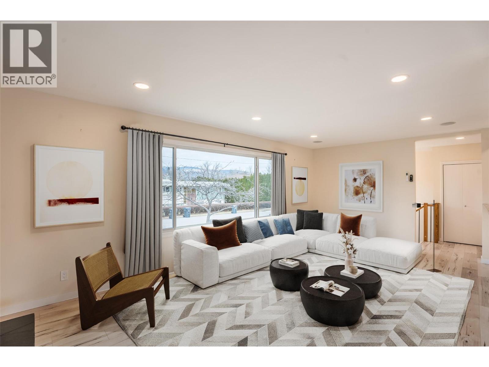 5010 Croil Avenue, Summerland, British Columbia  V0H 1Z9 - Photo 2 - 10374795