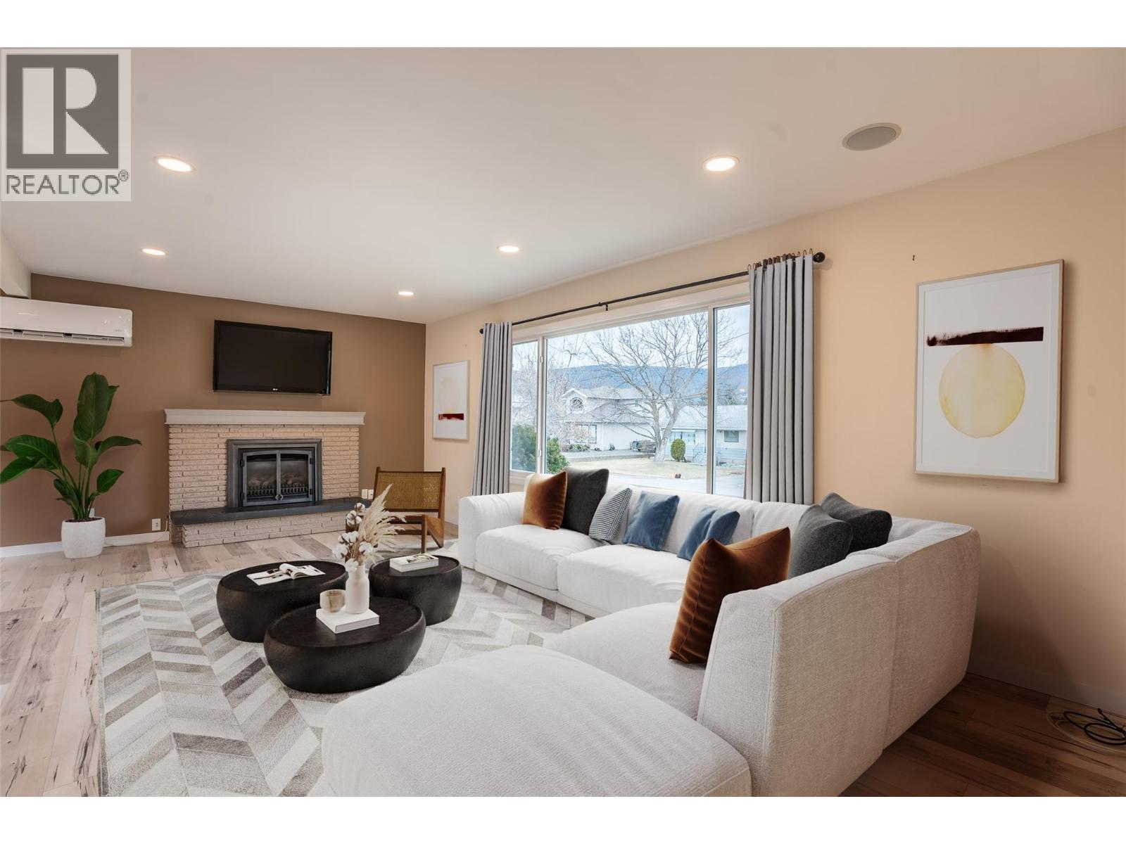 5010 Croil Avenue, Summerland, British Columbia  V0H 1Z9 - Photo 3 - 10374795