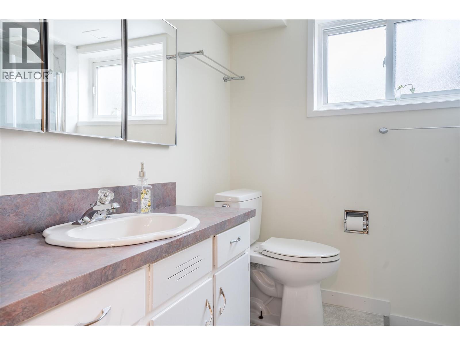 5010 Croil Avenue, Summerland, British Columbia  V0H 1Z9 - Photo 32 - 10374795