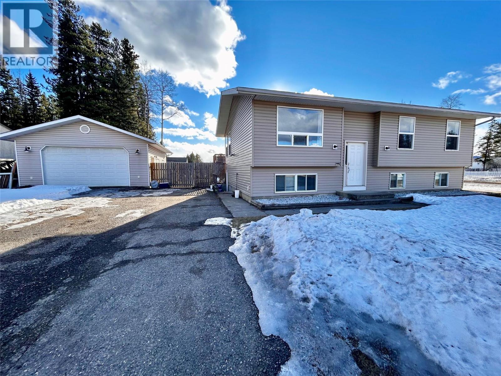 404 Willow Drive, tumbler ridge, British Columbia