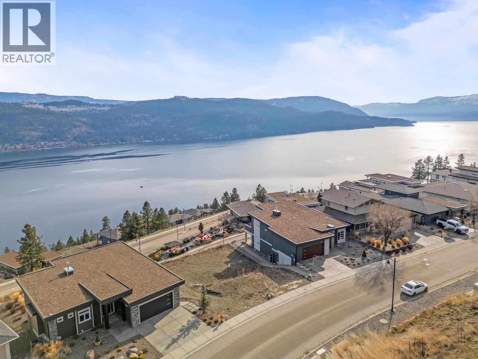 8836 Hampshire Crescent, Vernon, British Columbia  V1H 2K9 - Photo 2 - 10374813