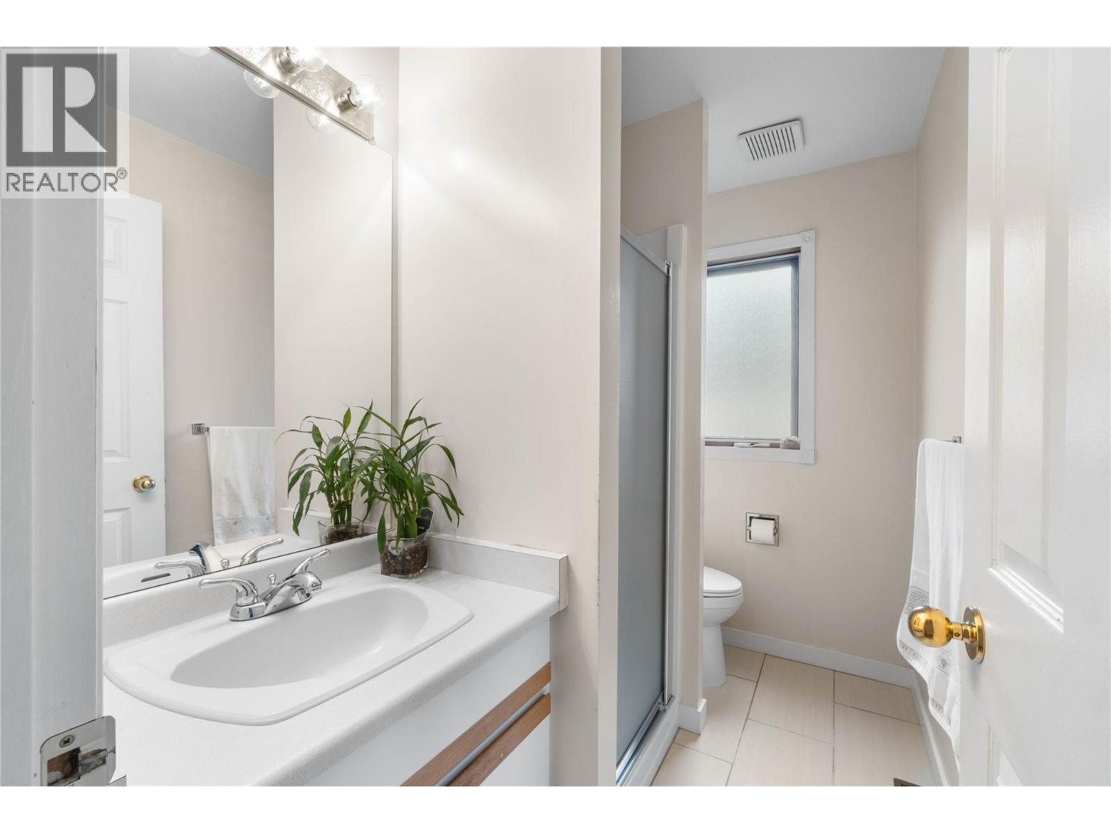 864 Nicolani Drive, Kamloops, British Columbia  V2B 5B3 - Photo 30 - 10374904