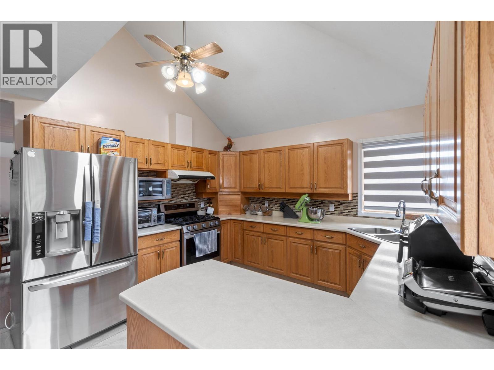 864 Nicolani Drive, Kamloops, British Columbia  V2B 5B3 - Photo 5 - 10374904