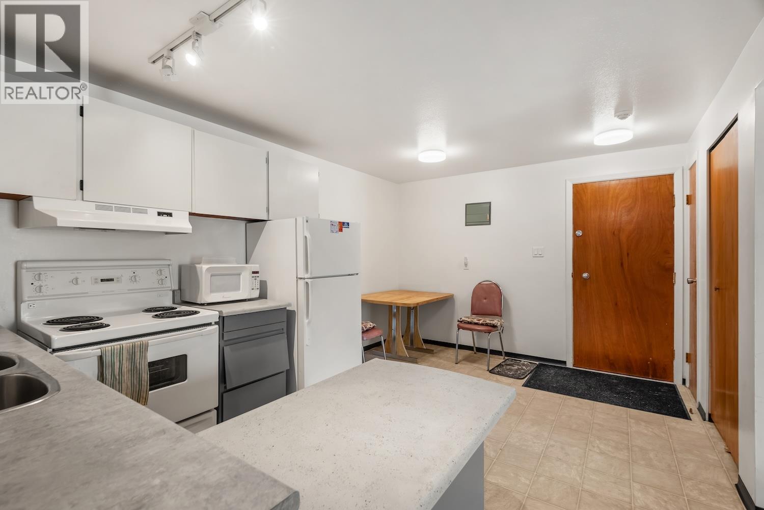 152 Spruce Avenue Unit# 203, Sparwood, British Columbia  V0B 2G1 - Photo 9 - 10374827