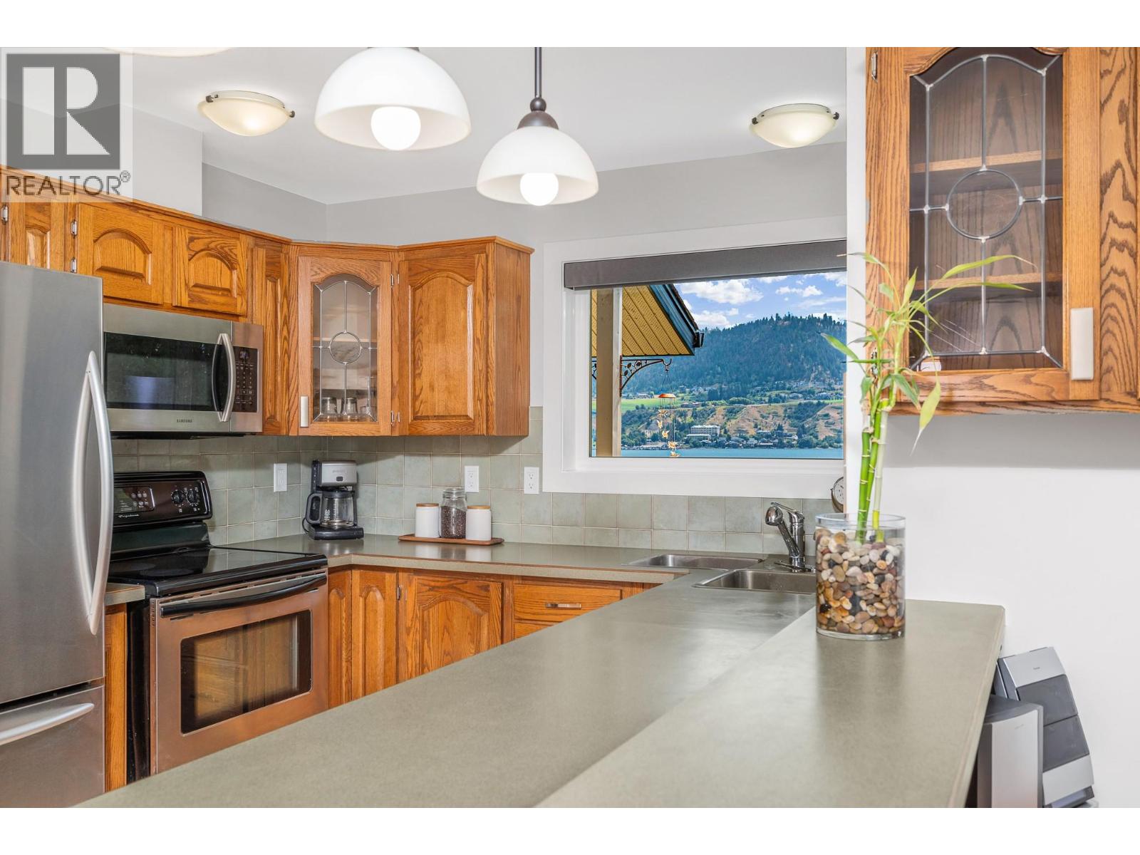 7994 Tronson Road, Vernon, British Columbia  V1H 1C6 - Photo 16 - 10373688