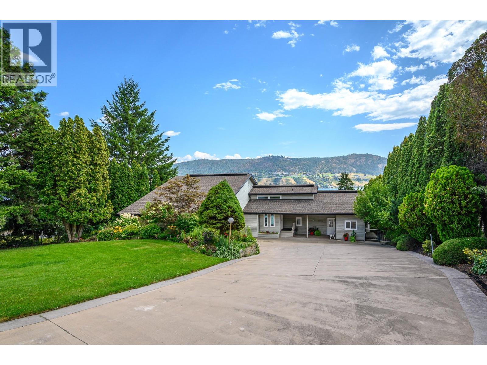 7994 Tronson Road, Vernon, British Columbia  V1H 1C6 - Photo 4 - 10373688