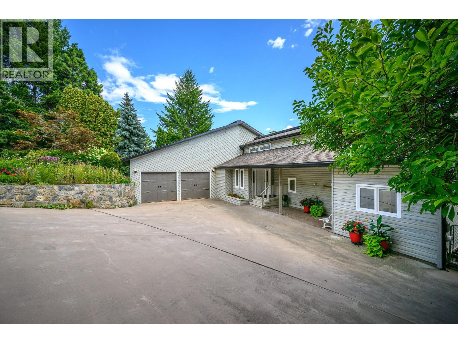7994 Tronson Road, Vernon, British Columbia  V1H 1C6 - Photo 5 - 10373688