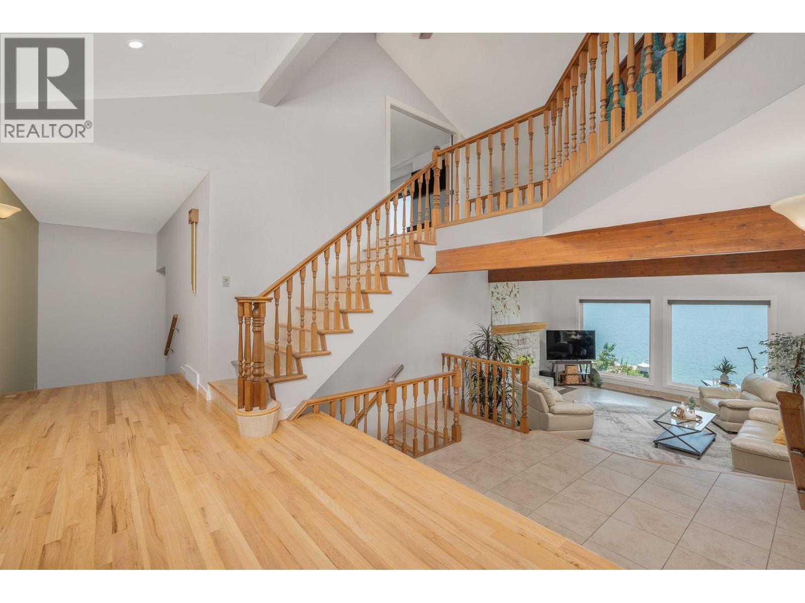 7994 Tronson Road, Vernon, British Columbia  V1H 1C6 - Photo 7 - 10373688