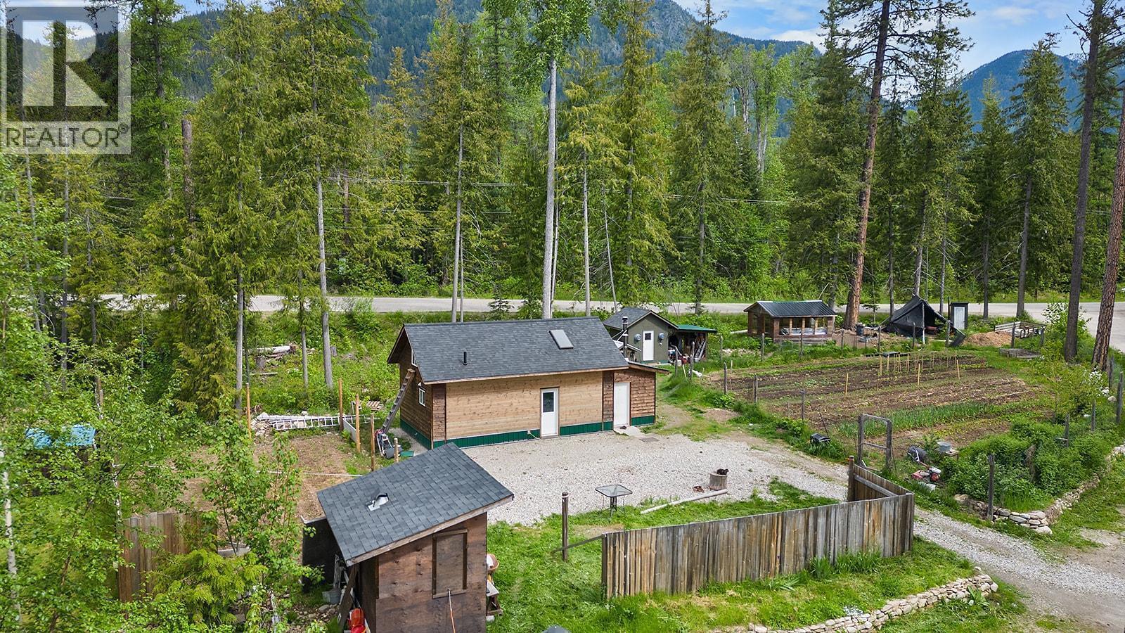 16317 BOWE Road, crawford bay, British Columbia
