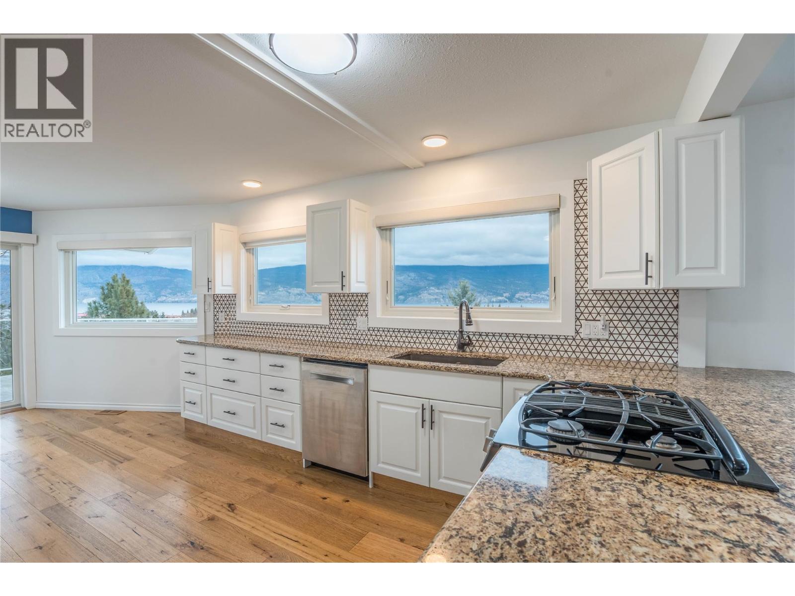 6318 Faircrest Street, Summerland, British Columbia  V0H 1Z4 - Photo 12 - 10374498