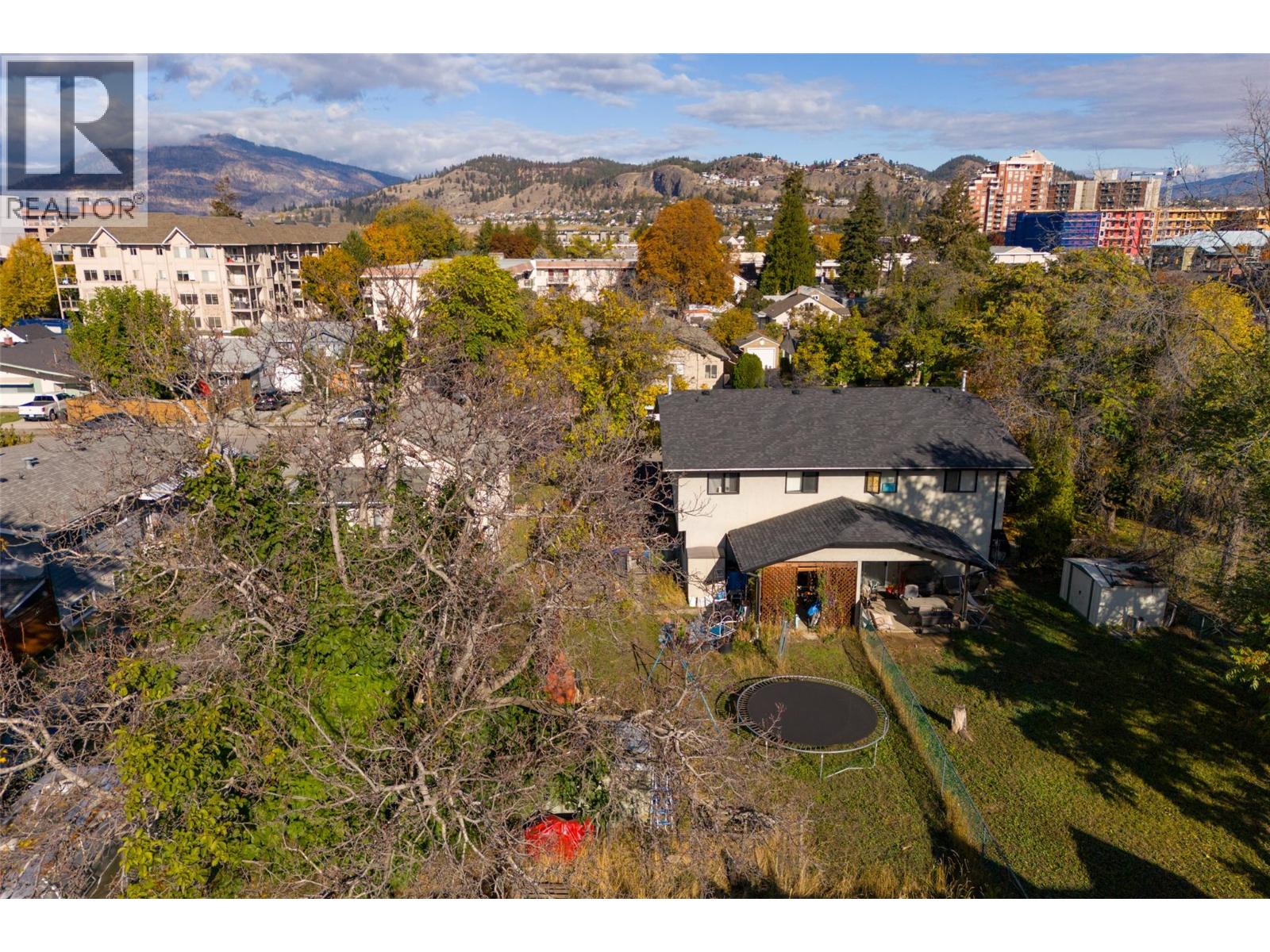 1033 / 1035 Laurier Avenue, Kelowna, British Columbia  V1Y 6B2 - Photo 18 - 10374505
