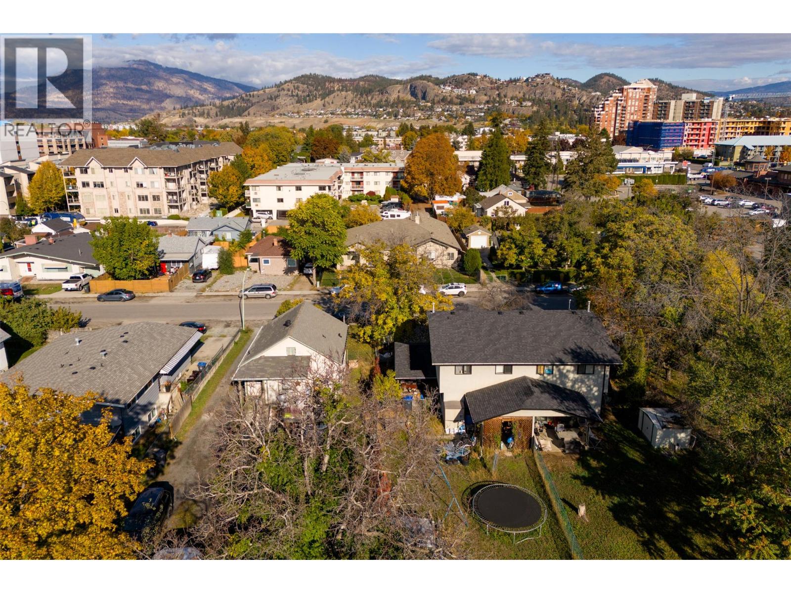 1033 / 1035 Laurier Avenue, Kelowna, British Columbia  V1Y 6B2 - Photo 19 - 10374505